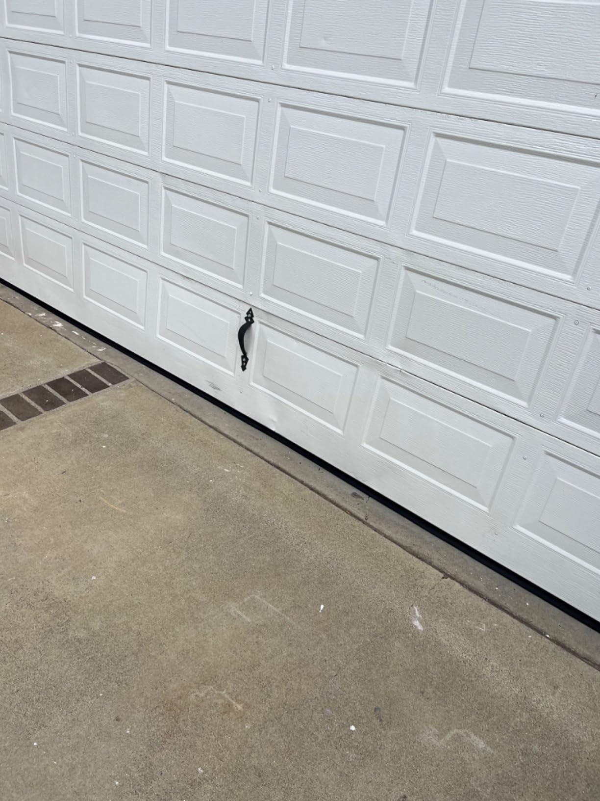 DGSL Universal Garage Door Seals Bottom Rubber, Garage Door Rubber Seal Strip Replacement, 20 Feet Weatherproofing Garage Door Weather Stripping with Nails customer photo 1