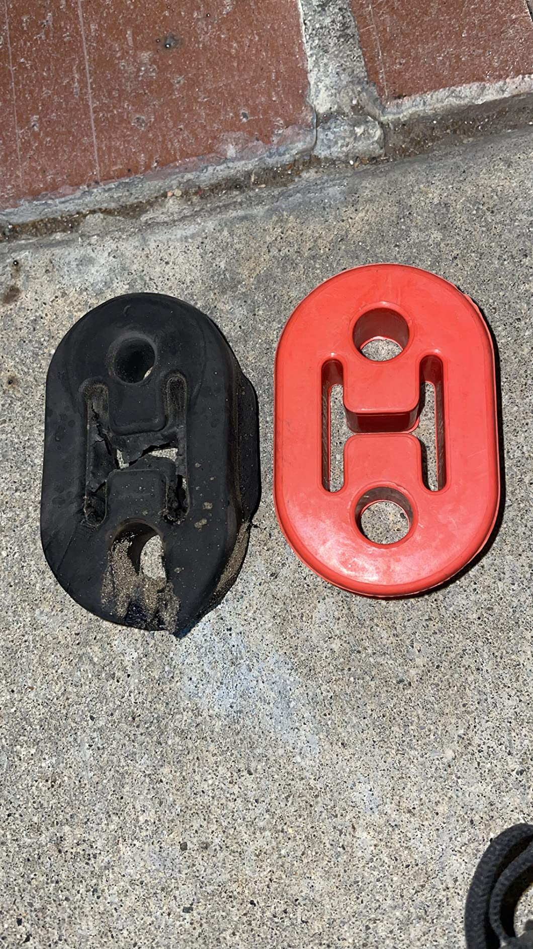 Exhaust Hangers Upgrade EPDM(More Durable than Rubber) Muffler Bushing Insulator Shock Absorbent Mount Bracket 2 Hole 12mm (73mm x 47mm x 21mm) Universal Fit - 4PCS (Blue) customer photo 2