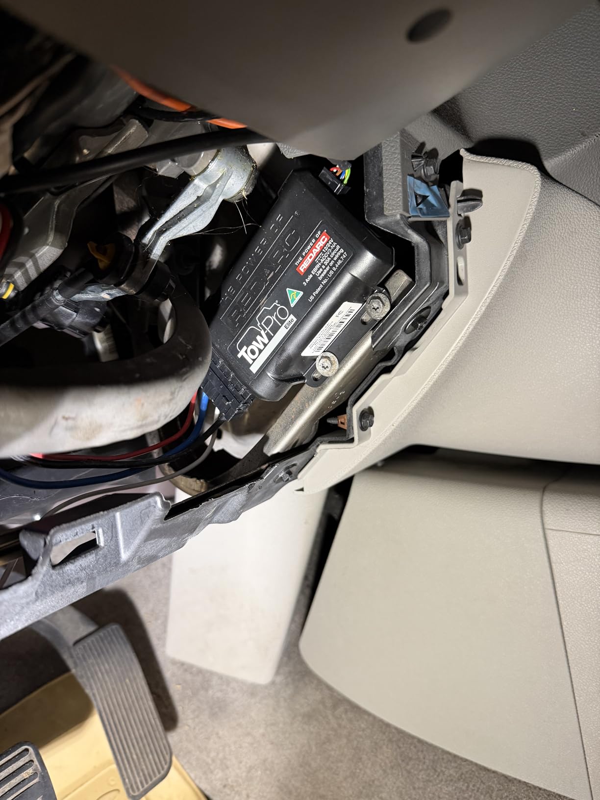 REDARC Tow-Pro Elite Electric Trailer Brake Controller, Universal Fit for 1 to 3 Axle Trucks, SUVs customer photo 2