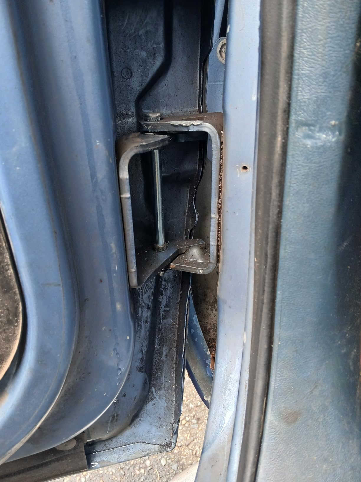 38416 Chevy C1500 2500 3500 Door Hinge Pin Bushing Repair Kit Tahoe GMC Yukon Truck SUV1988-2002 customer photo 2