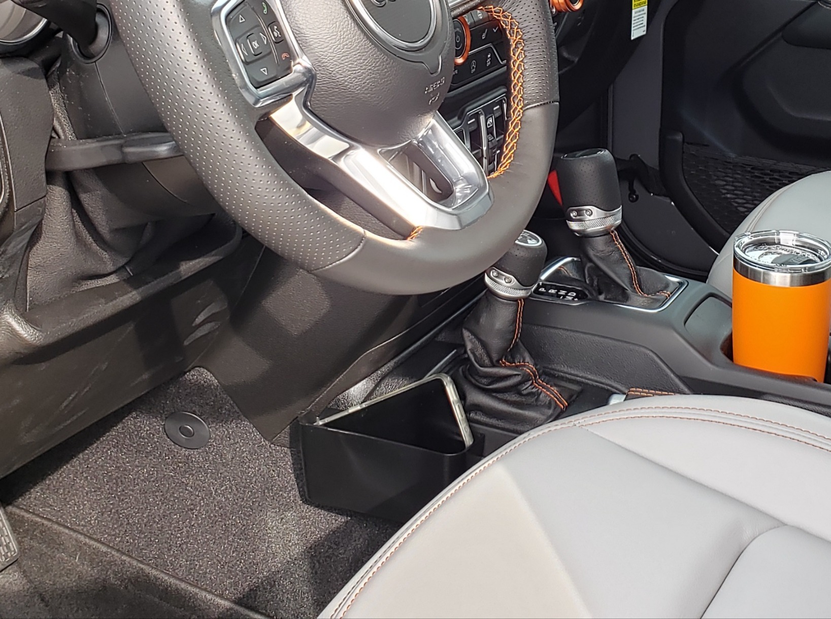 JWWY Gear Tray Organizer for 2018-2026+ for Jeep Wrangler JL JLU & for Gladiator JT 4xe, Gear Shift Storage Box Center Console Compartment Organizer, Interior Accessories, Black (Patent Design) customer photo 1