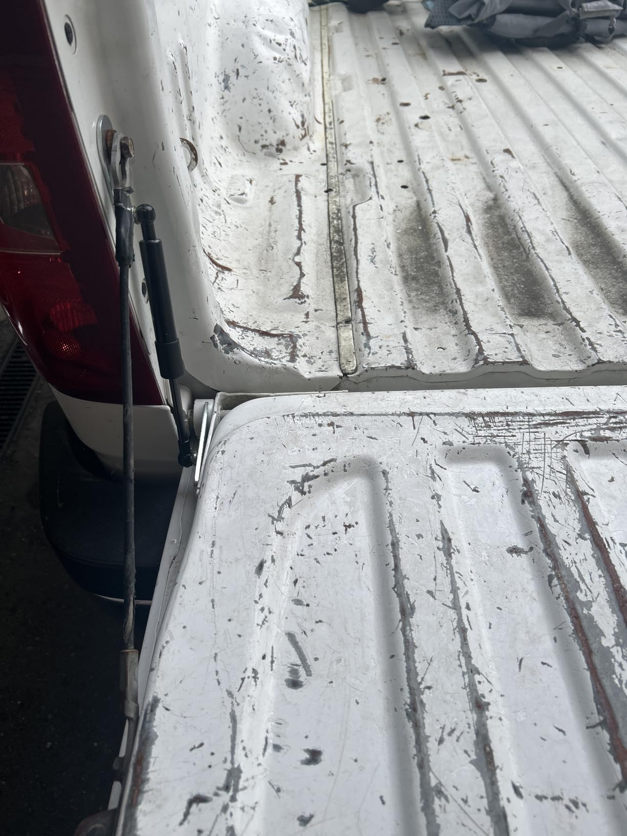 Orion Motor Tech Heavy Duty Pickup Tailgate Assist for 07-18 Chevy Silverado GMC Sierra 1500 & 07-19 HD 2500 3500 customer photo 1