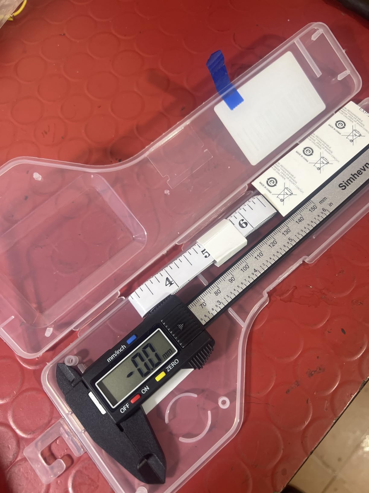 Electronic Digital Calipers, inch and Millimeter Conversion, LCD Screen displays 0-6