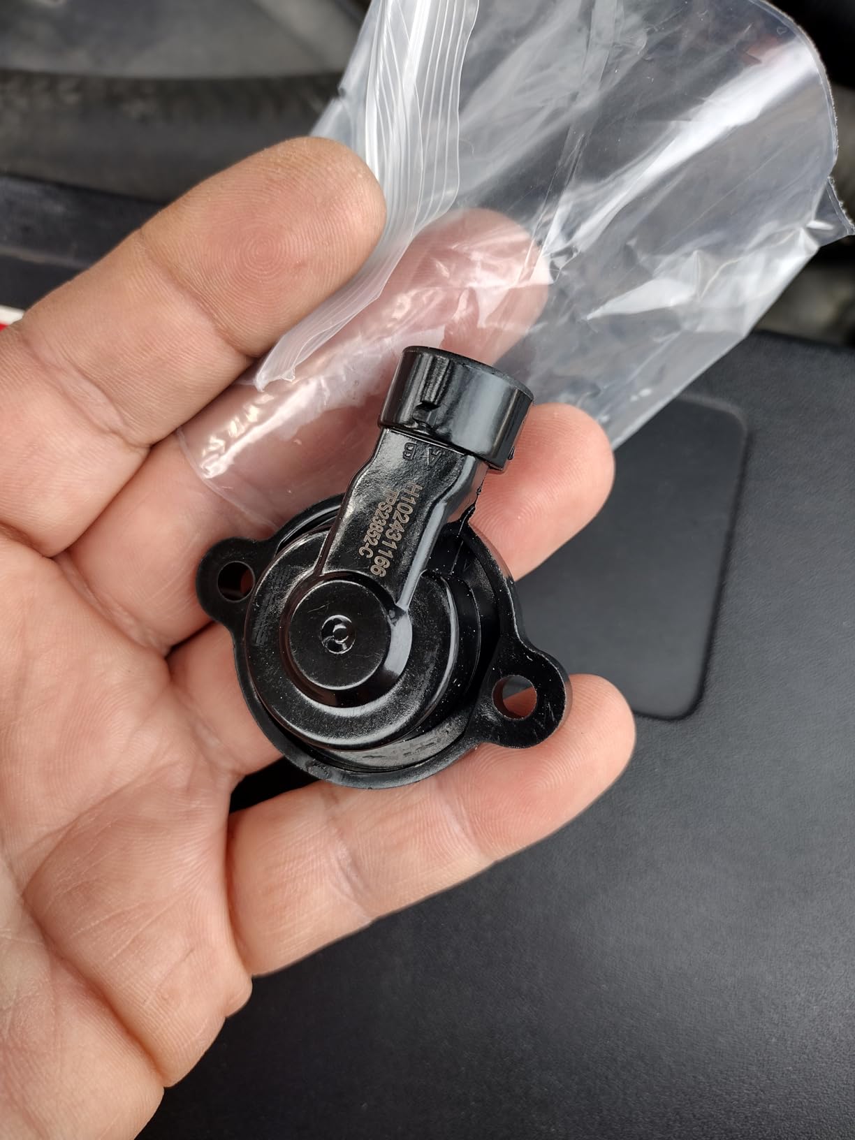 A-Premium TPS Sensor Throttle Position Sensor - Compatible with Chevy, Cadillac, GMC, Buick, Oldsmobile, Isuzu, Saturn & Pontiac Vehicles, 1993-2008 customer photo 1