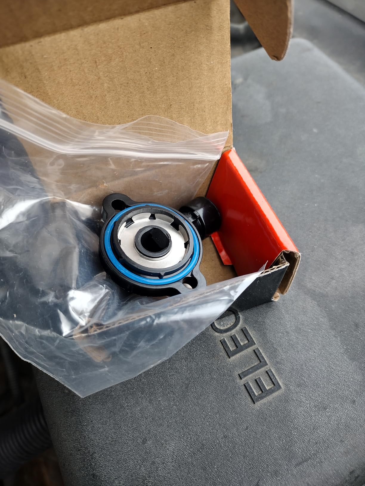 A-Premium TPS Sensor Throttle Position Sensor - Compatible with Chevy, Cadillac, GMC, Buick, Oldsmobile, Isuzu, Saturn & Pontiac Vehicles, 1993-2008 customer photo 2