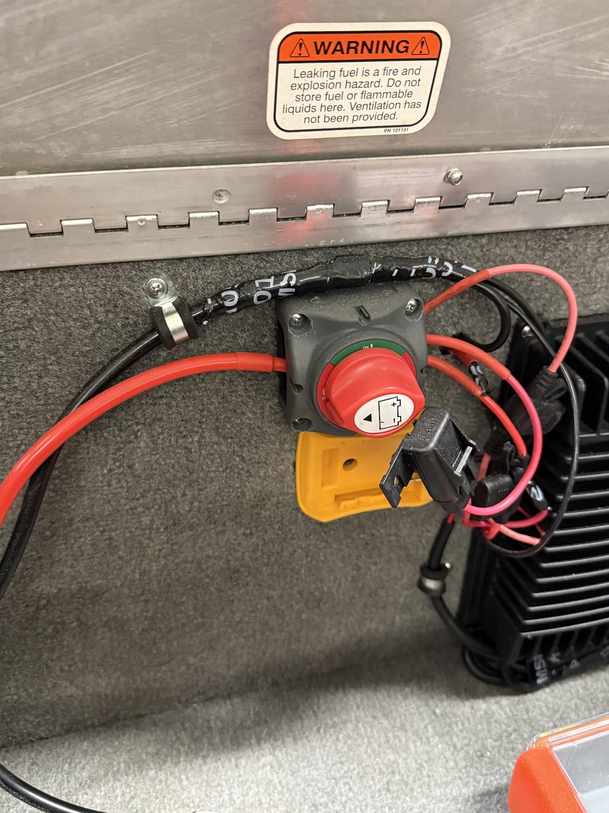 Battery Disconnect Switch 12V-48V DC 275A Battery Power Master Isolator Shut Off Switch for Marine Boat Car Truck Camper RV Trailer customer photo 1