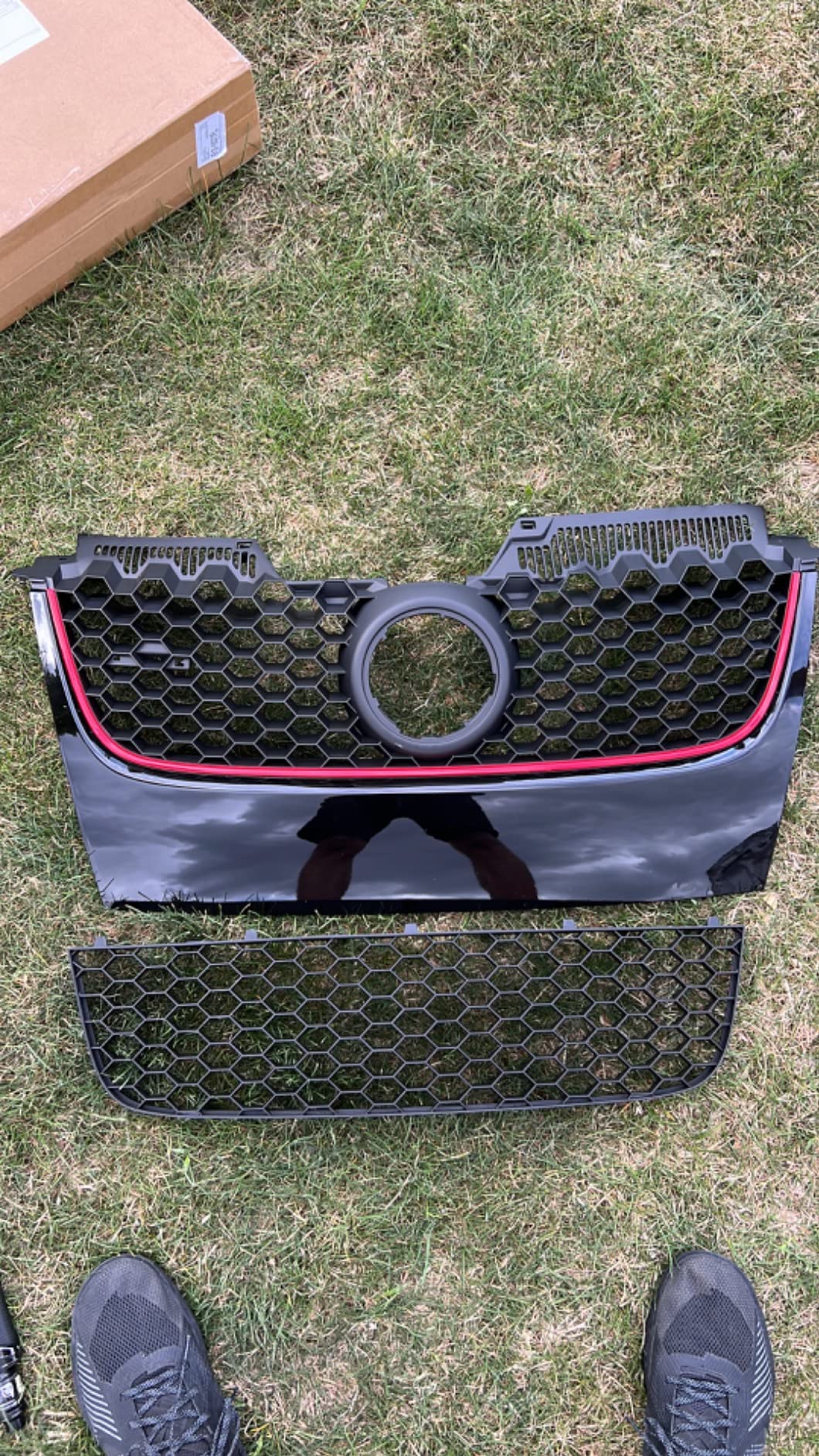 PartsFlow Main Front Upper Grill Gloss Black W/Red Trim Hex Mesh Grille Compatible With VW Volkswagen GTI Jetta 2006 2007 2008 2009 customer photo 1