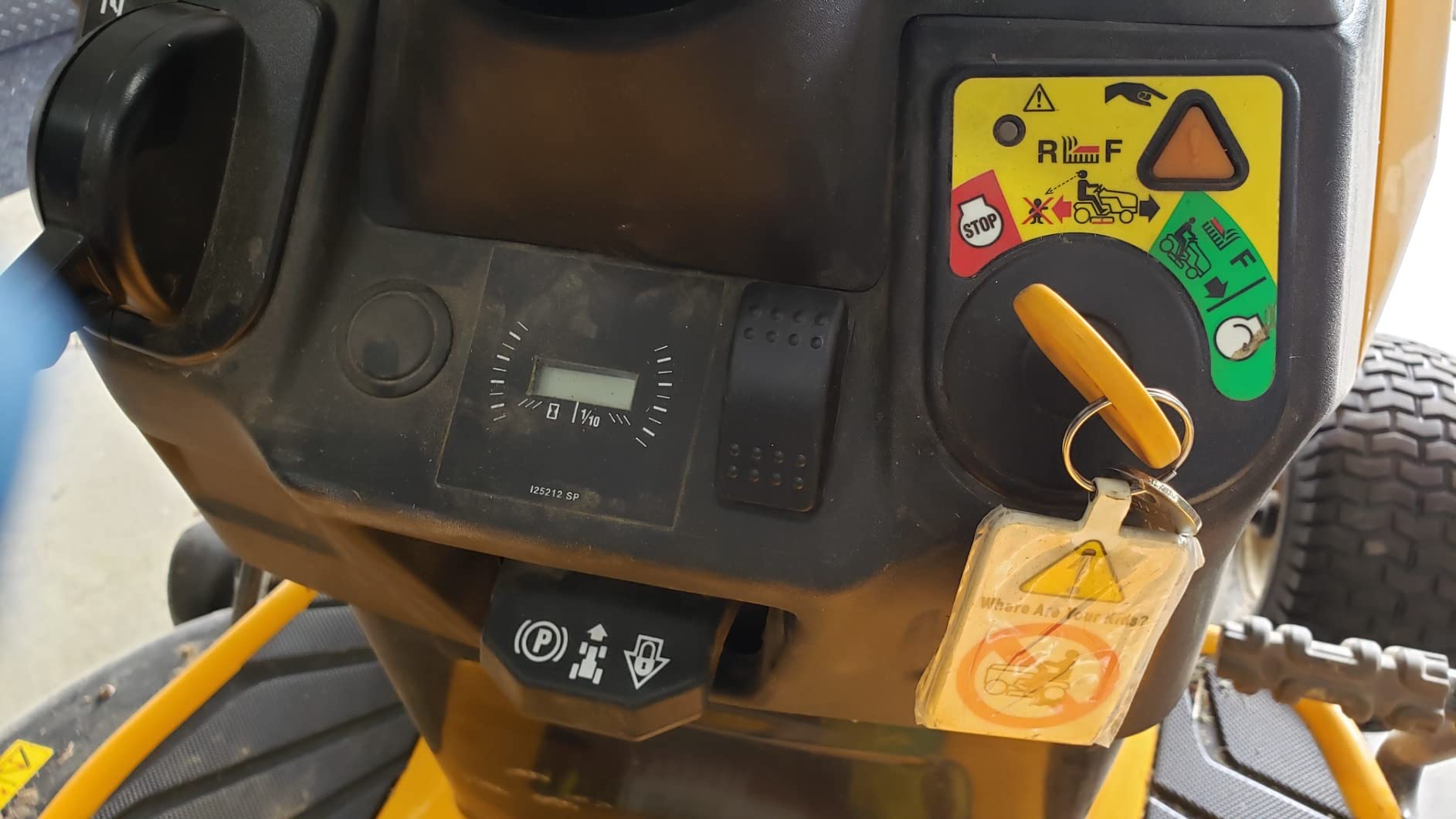 DaierTek Marine Rocker Switch 12V Waterproof Toggle Switch 12 Volt 20A SPST 2 Pin ON/Off Heavy Duty for Boat RZR RV Automotive customer photo 1