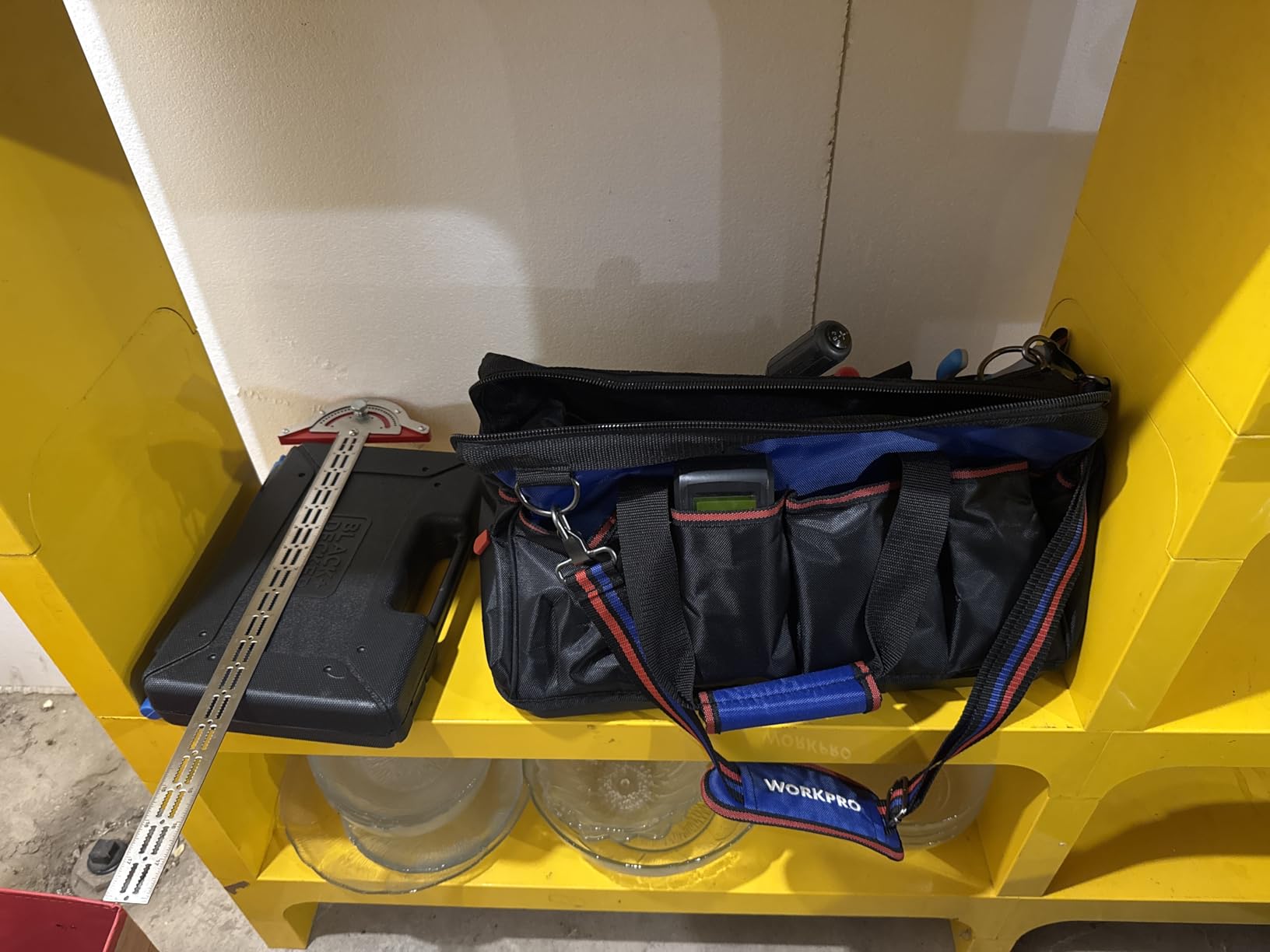 WORKPRO Tool Bag, 18 Inch Tool Bag with Waterproof Molded Base, Open Top Tool Organizer Bag with 20 Pockets, Adjustable Shoulder Strap customer photo 1