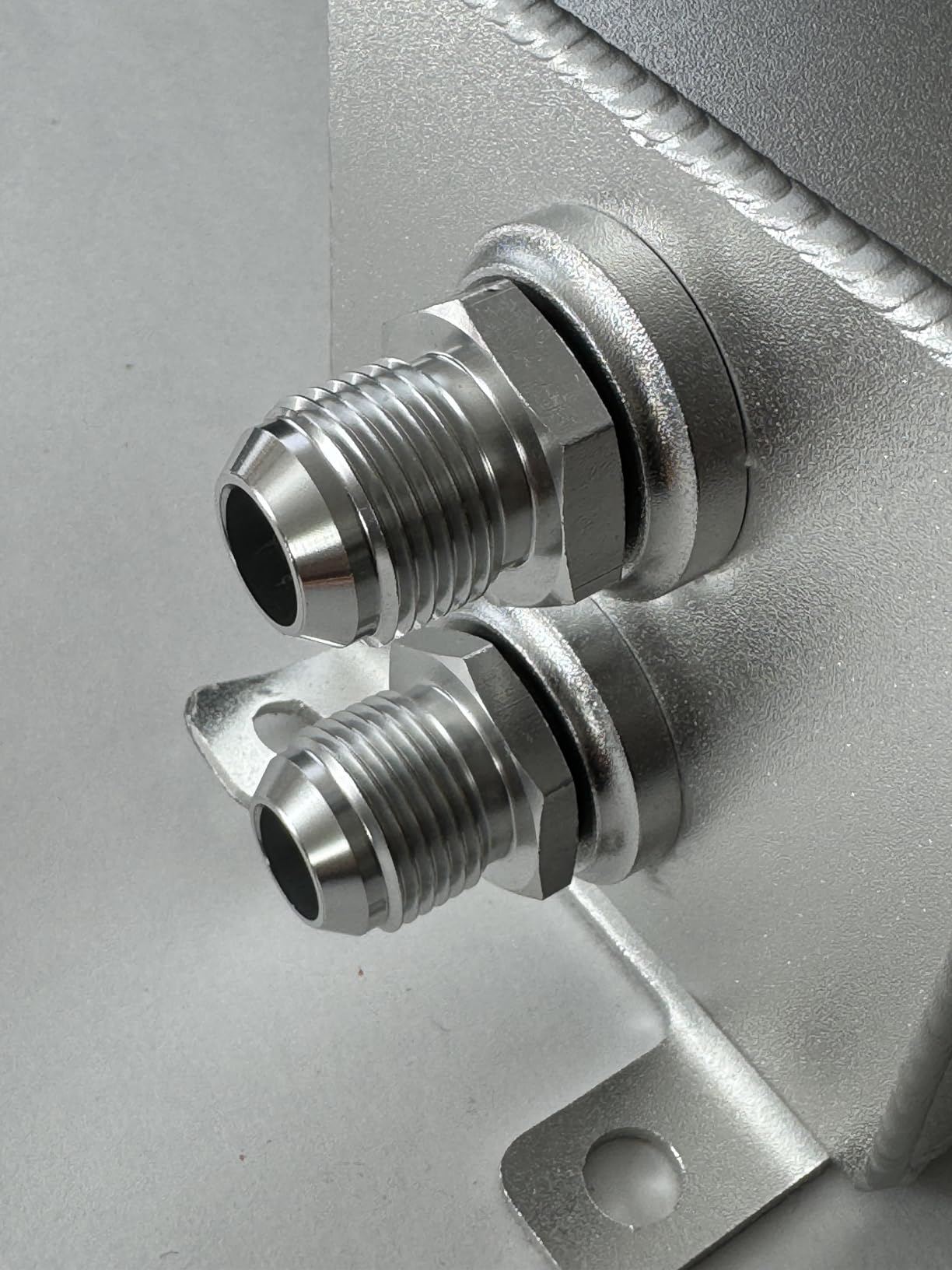 Universal Aluminum AN10 1.2L Twin Baffle Dual Filter Engine Oil Catch Can Tank With 2 Air Filters Oil Catch Reservoir Tank Can Breather Kit Silver customer photo 2