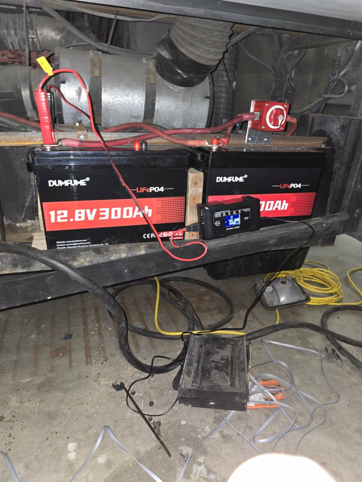 Spartan Power Battery ON/Off Disconnect Switch 300A - Ignition Protected, Heavy Duty Cutoff Switch for RV, Marine, and Automotive Battery - 12V to 48V - Red customer photo 1