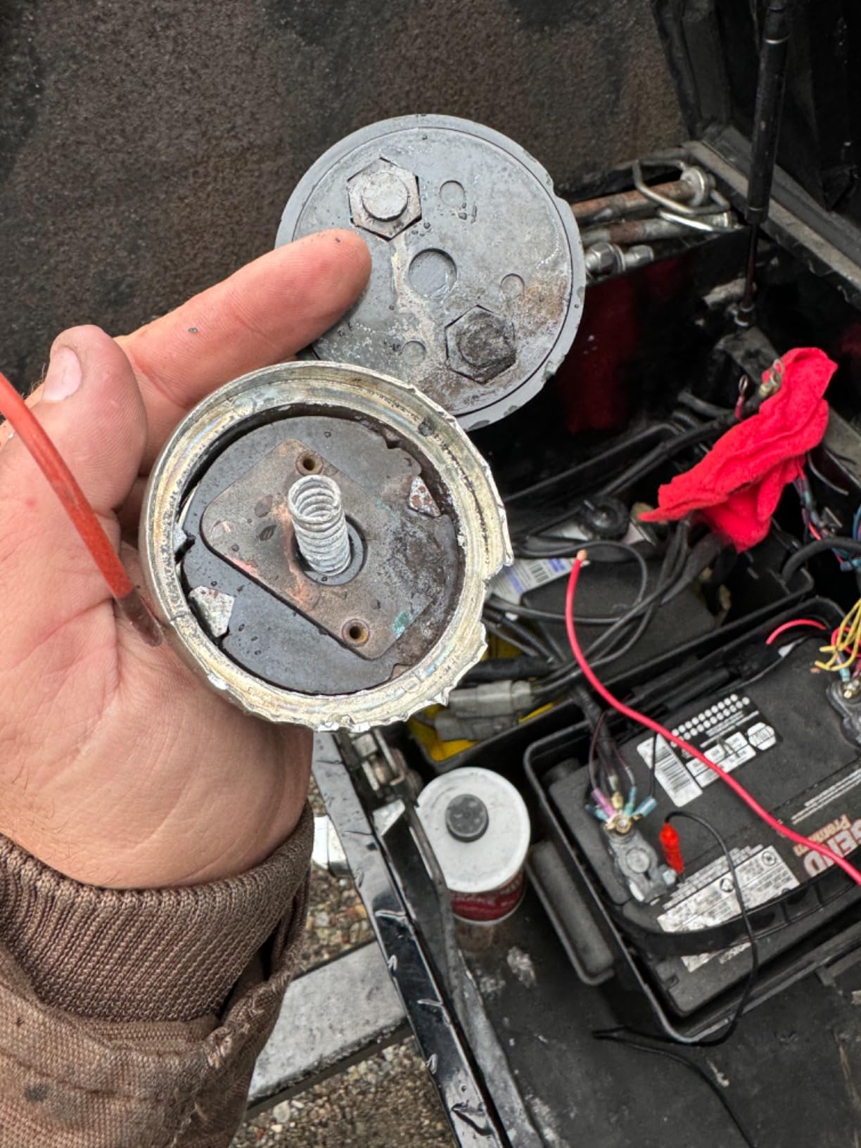 12-48V Master Battery Disconnect Switch, High Current 200A Battery Power Cutoff Isolator Killer Switch with Face Plate for Car Vehicle RV Truck Boat Marine Outboards ATV On/Off Battery Isolator Switch customer photo 2