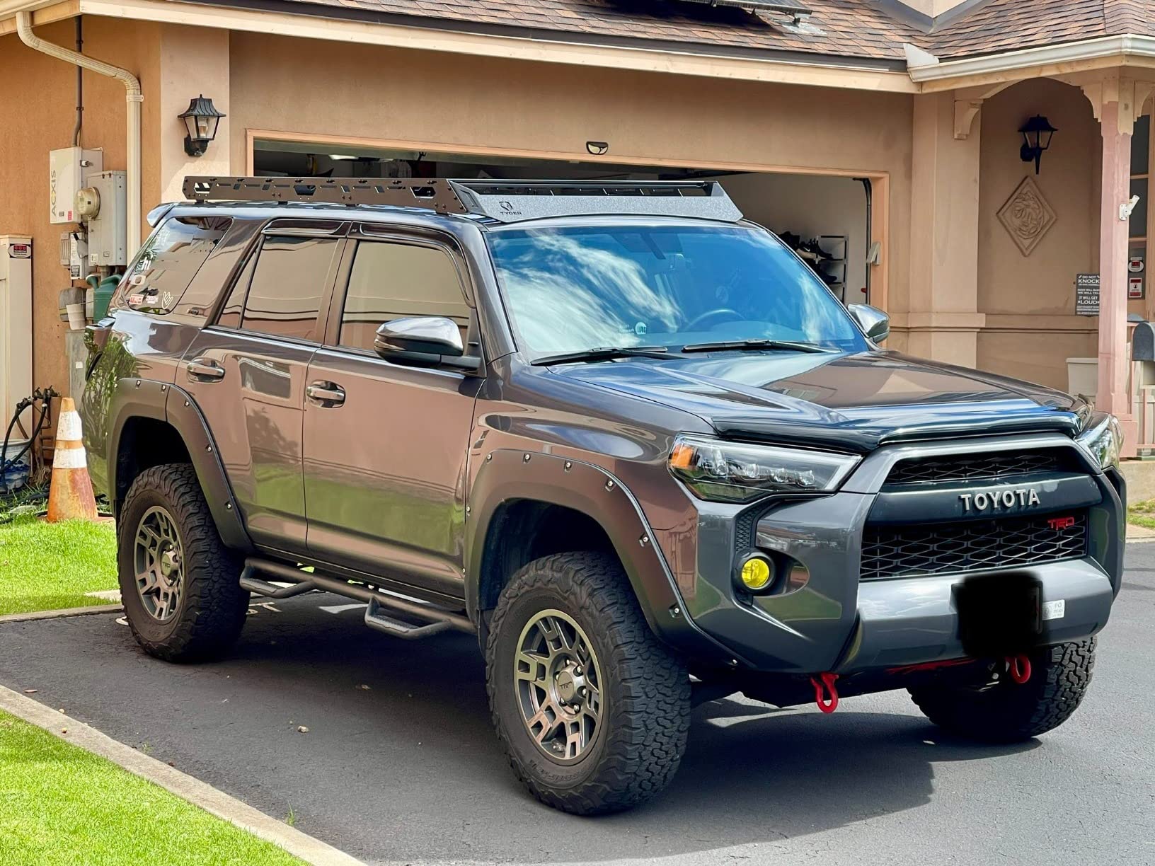 Tyger Auto Platform Style Roof Rack Compatible with 2010-2024 Toyota 4Runner | Cargo Storage Carrier for Outdoors Gear | Paintable Accent Inserts to Color Match | TG-RR1T33668 customer photo 1