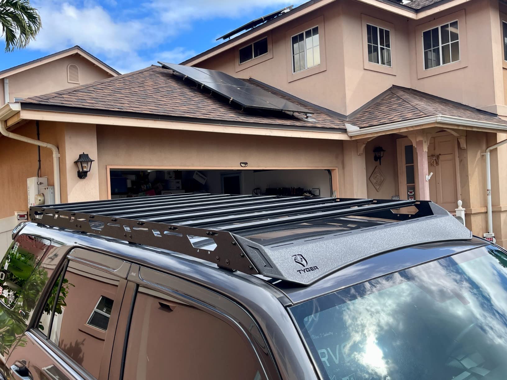 Tyger Auto Platform Style Roof Rack Compatible with 2010-2024 Toyota 4Runner | Cargo Storage Carrier for Outdoors Gear | Paintable Accent Inserts to Color Match | TG-RR1T33668 customer photo 2