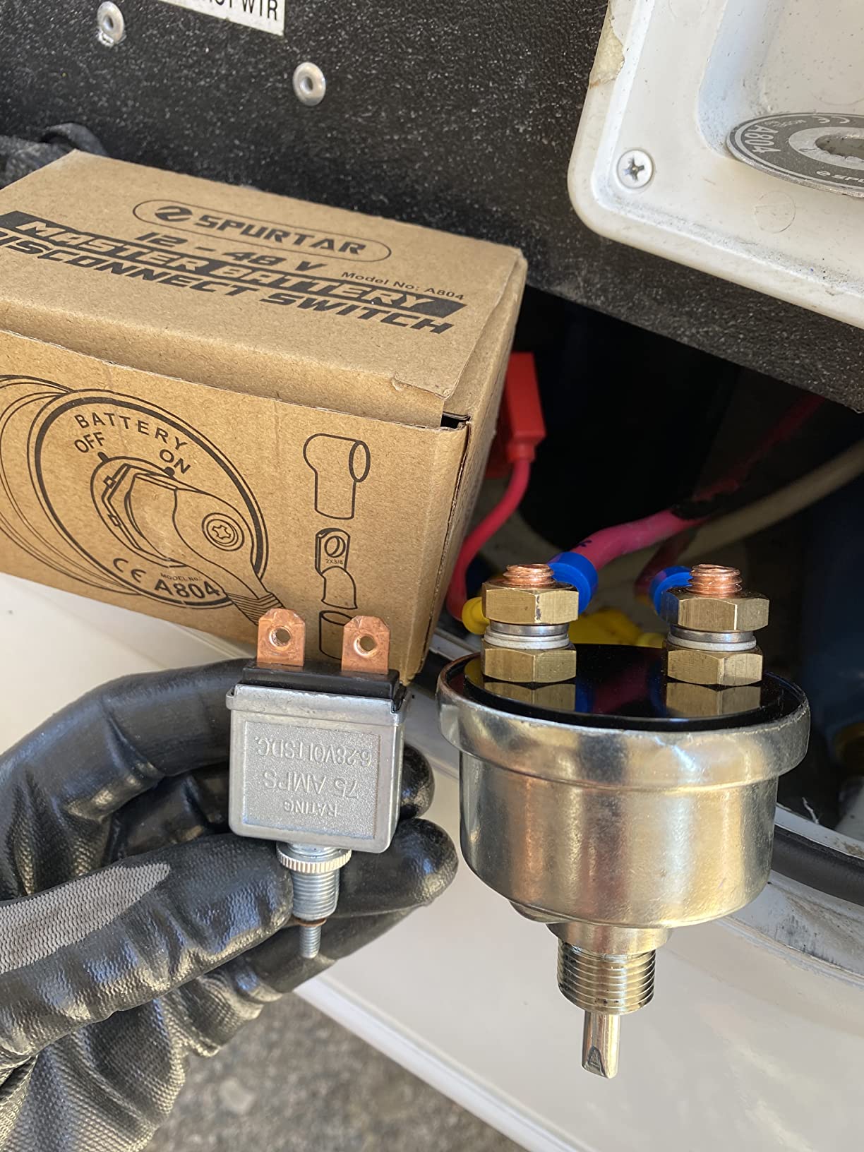 Spurtar Battery Disconnect Switch 12V 24V 48V Heavy Duty Battery Shut Off Cut Off Power Kill Switch Isolator 200A High Current for Car, Vehicle, Truck, Winch, ATV, RV, Marine, Boat customer photo 2