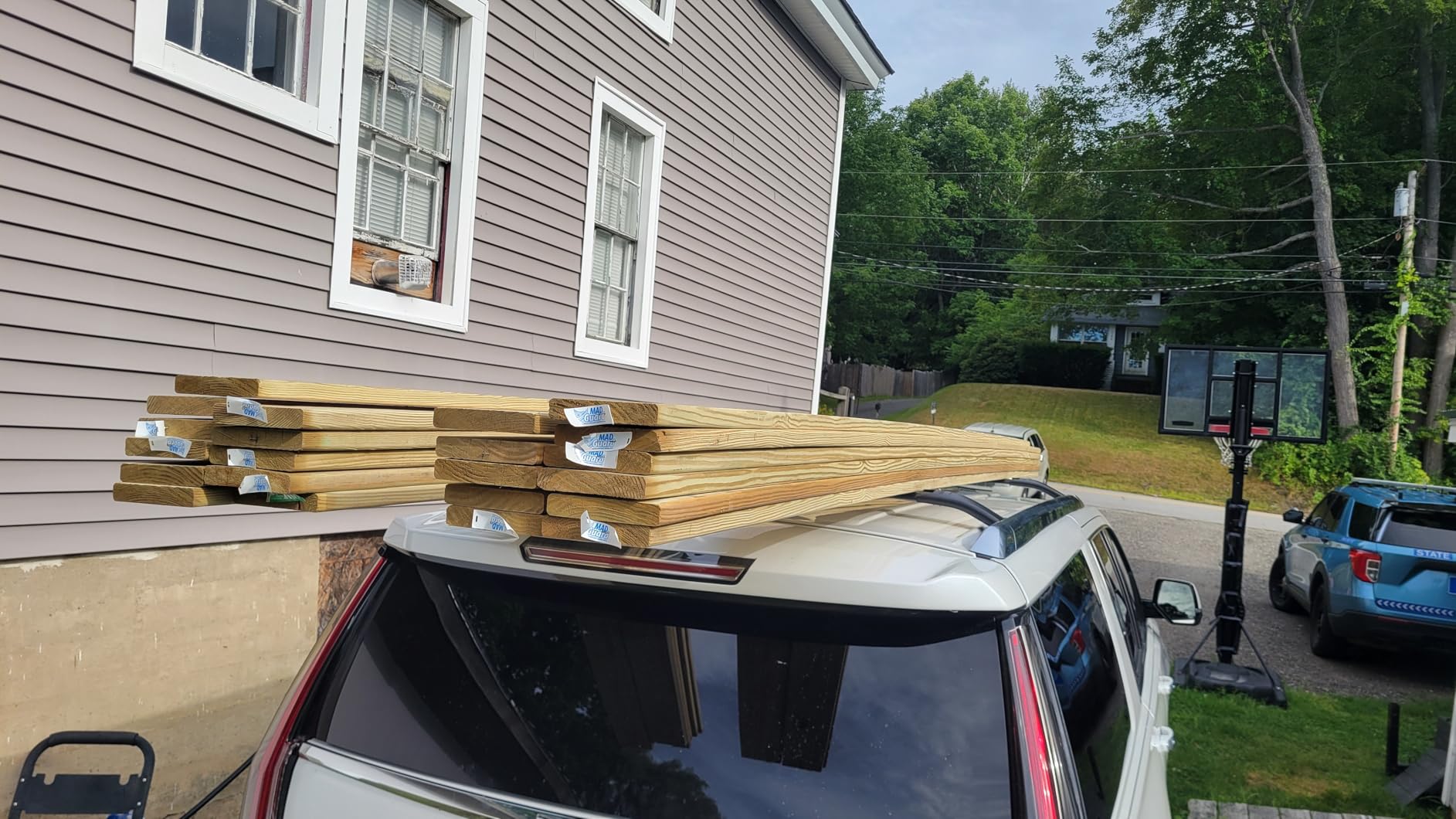Heavy Duty 220lb Roof Rack Cross Bars Fit for GMC Yukon & Yukon XL, Chevy Suburban & Tahoe 2015-2020, Cadillac Escalade & Escalade ESV, Chevrolet Aluminum Crossbar Rooftop Cargo Carrier customer photo 1