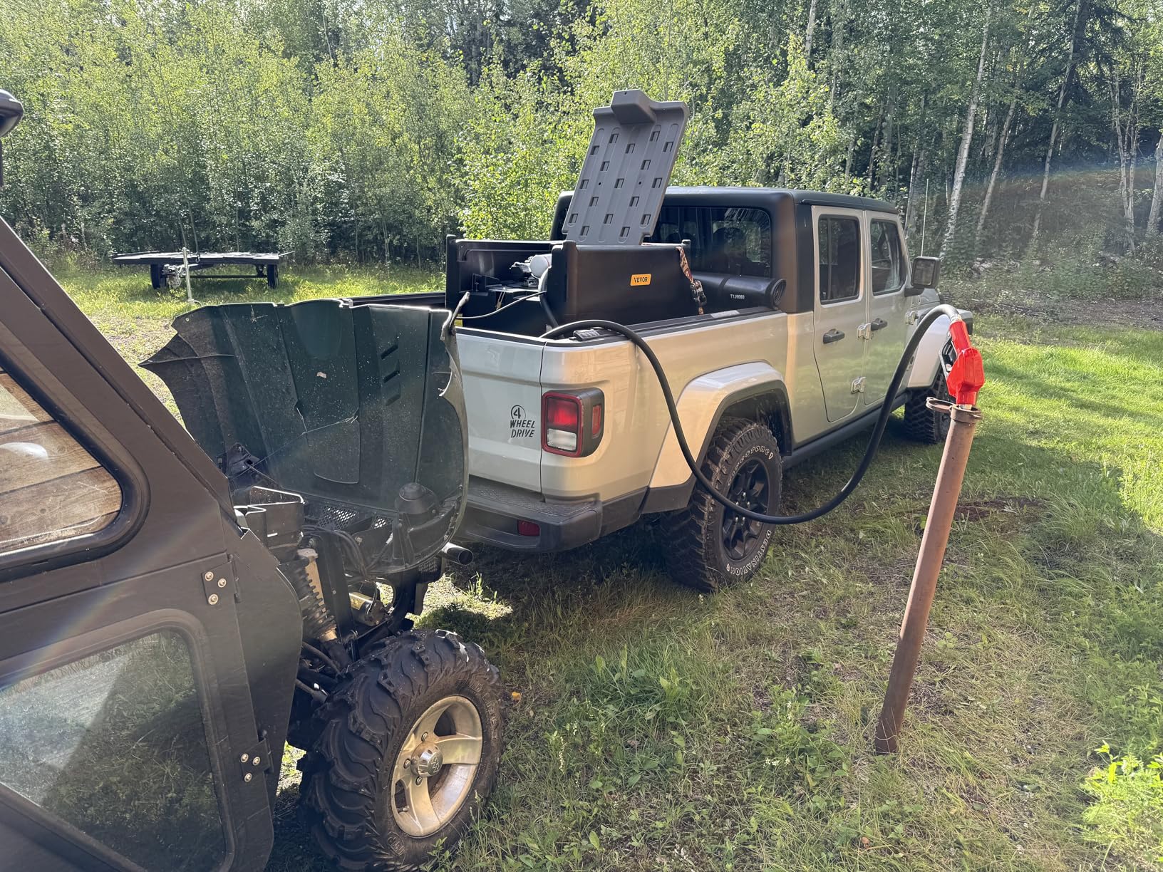 VEVOR Portable Diesel Tank, 116 Gallon Capacity & 10 GPM Flow Rate, Diesel Fuel with 12V Electric Transfer Pump and 13.1ft Rubber Hose, PE Transfer Tank for Easy Fuel Transportation, Gray customer photo 2