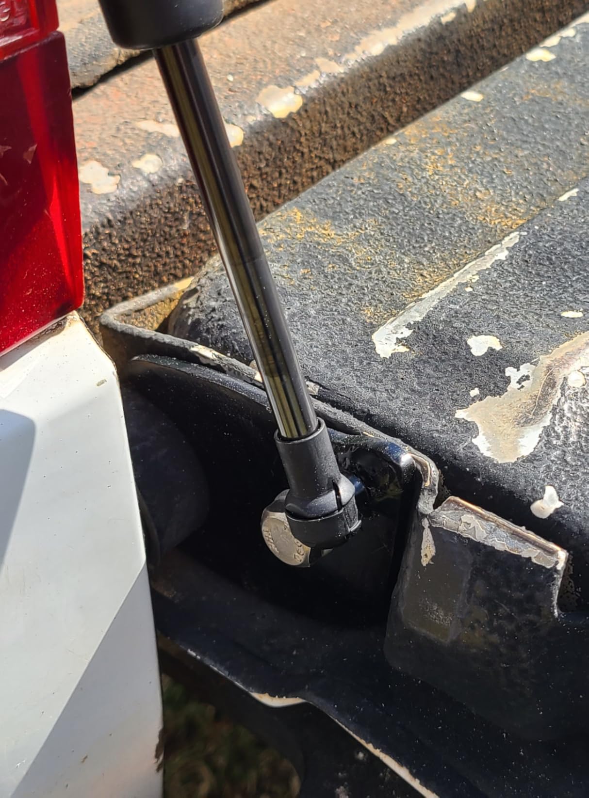 ARANA Tailgate Assist Shock for Ford Maverick 2022-2026, Truck Tailgate Soft Open Accessories Damper Kit customer photo 2