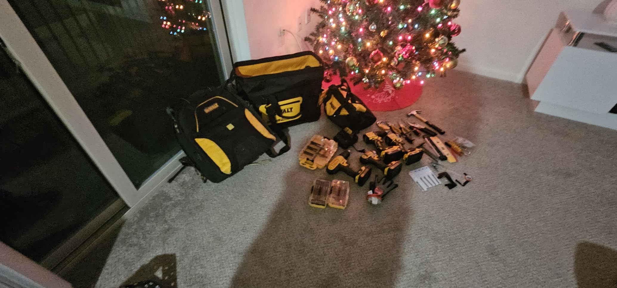 DEWALT Tool Bag, Water Resistant, Hard Bottom, 20-inch, Professional Tool Tote with Organization (DWST560104) customer photo 2