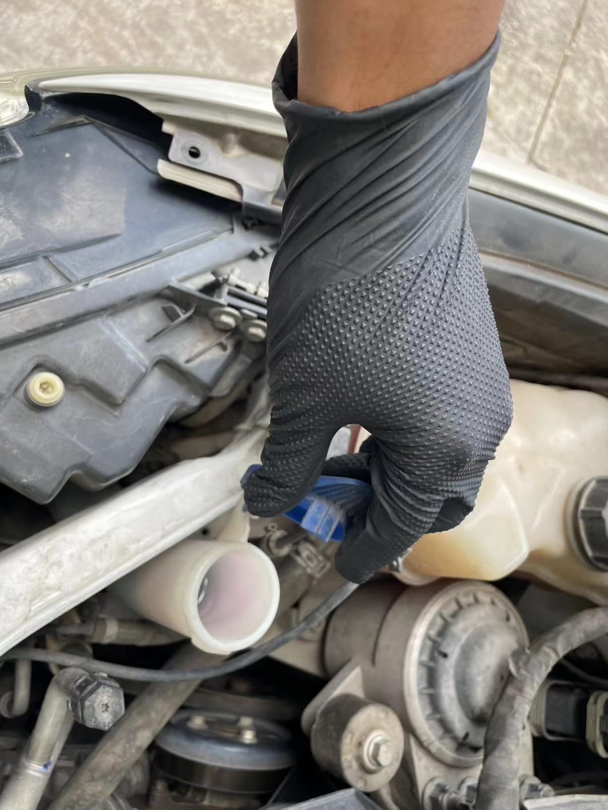 10mil Heavy Duty Nitrile Gloves Large Black Disposable Rubber Gloves with Diamond Grip Anti Chemical Puncture Resistant Mechanics Guantes for Men/Auto repair/Cooking/Food Grade-Latex Free-100 customer photo 2