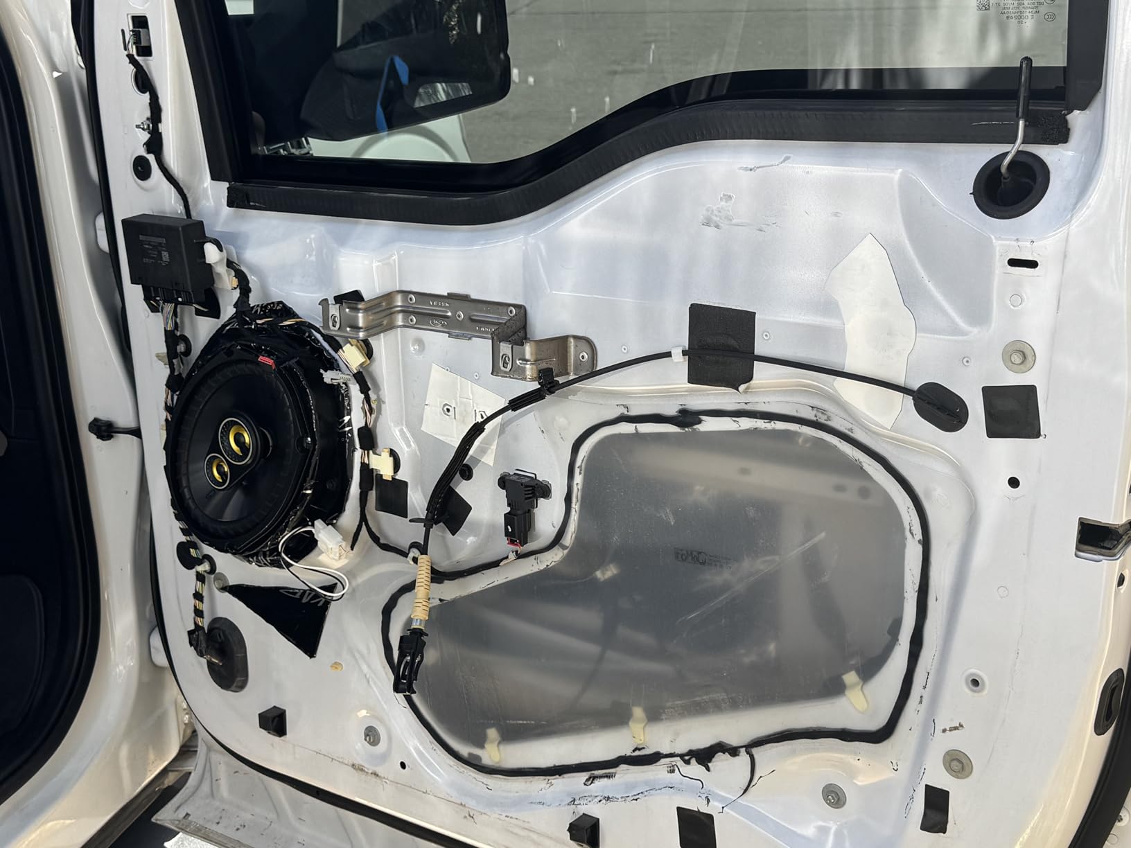 Recoil RED1800.5 1800 Watts Class-D Car Audio 5-Channel Amplifier, Mono 1 Ohm Stable, Remote Bass Knob Included customer photo 1