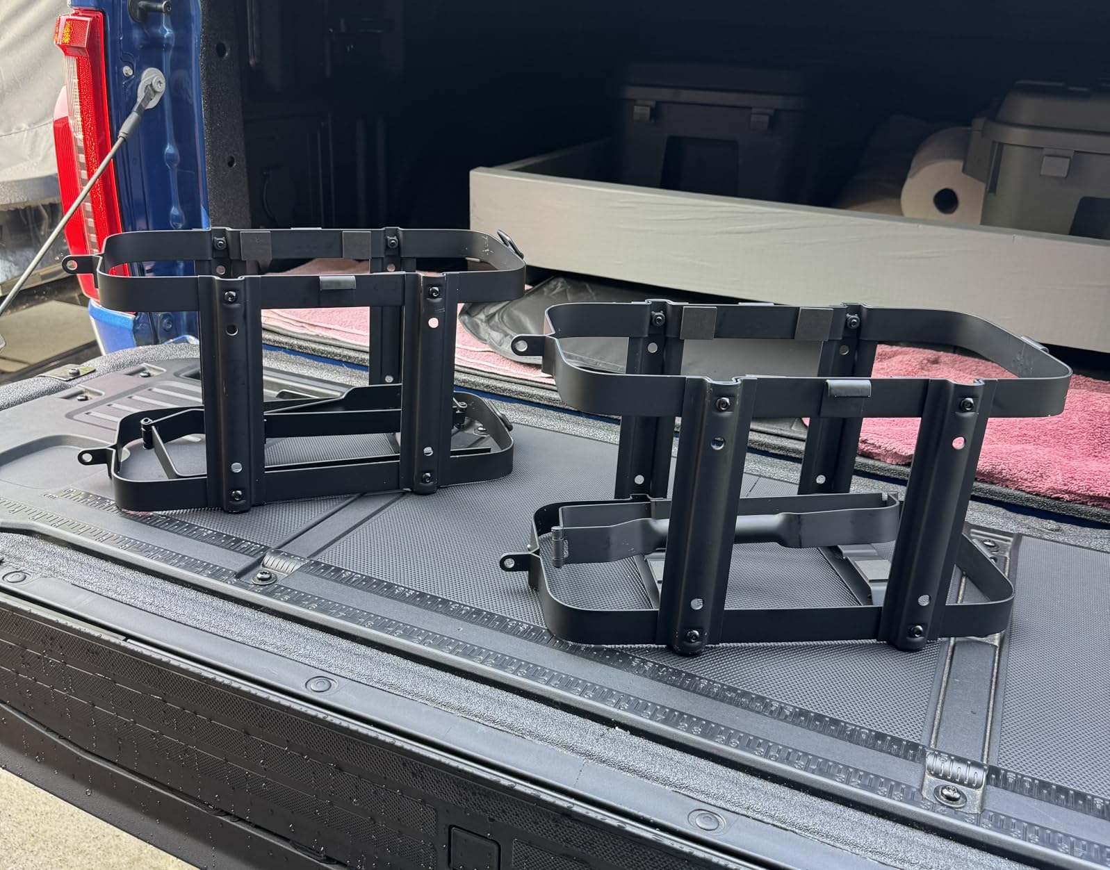 5 Gallon Water Storage Containers Holder Mount - Only Fit for Scepter Water Container and Fuel Can 20L - Lockable Mounting Bracket for Camping, RV, and Overlanding customer photo 1