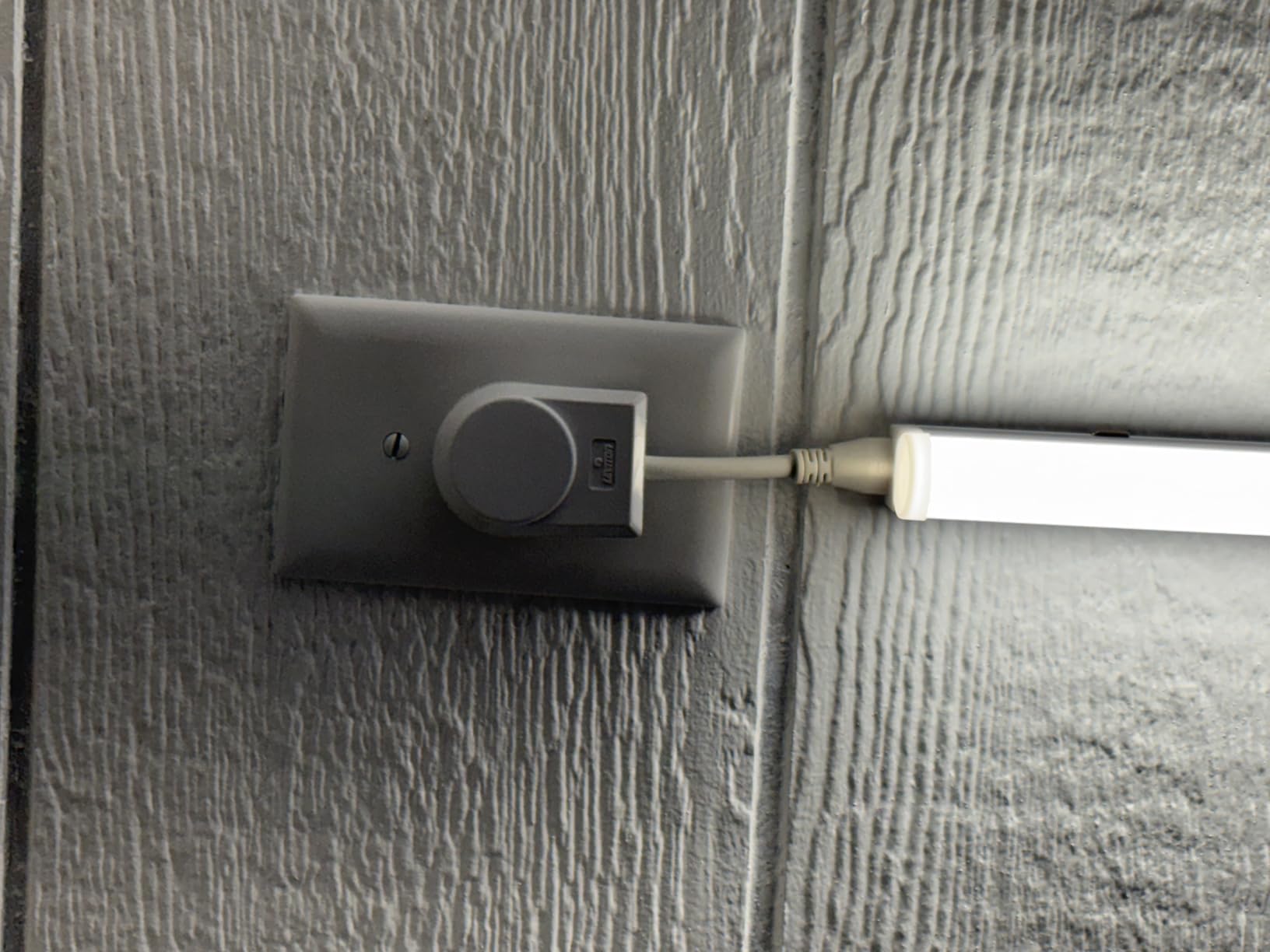 Barrina 12 Pack T5 LED Shop Light 4FT, 5000K Daylight White, 2200lm, 20W, Utility Linkable Lights for Workshop Garage Warehouse customer photo 1