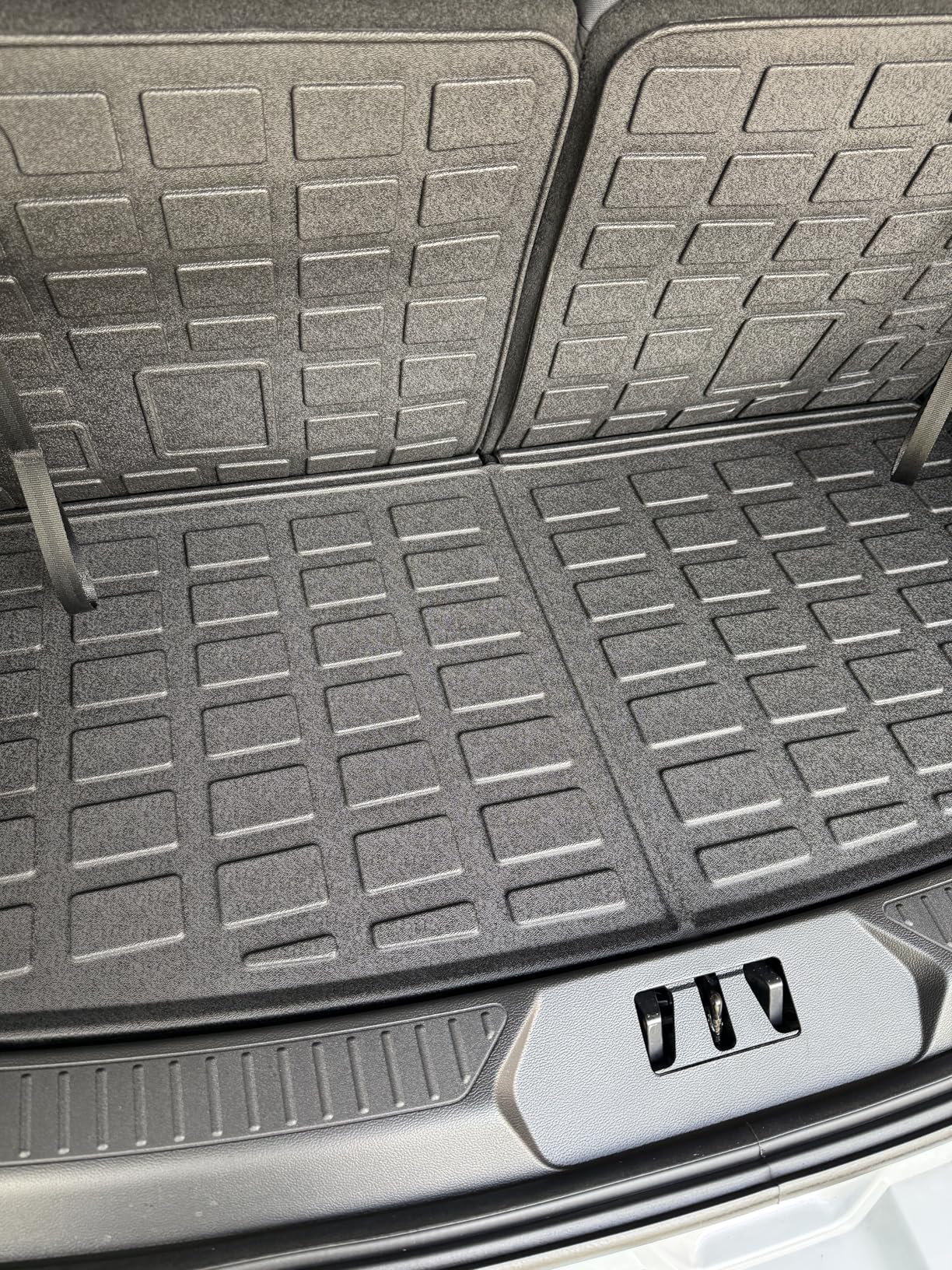 Rongtaod Cargo Mat Compatible with 2020-2025 2026 Ford Explorer 6&7 Passenger Cargo Liner Trunk Mat Back Seat Cover Protector Upgrade 2024 Explorer Accessories (Trunk Mat with Backrest Mat) customer photo 2