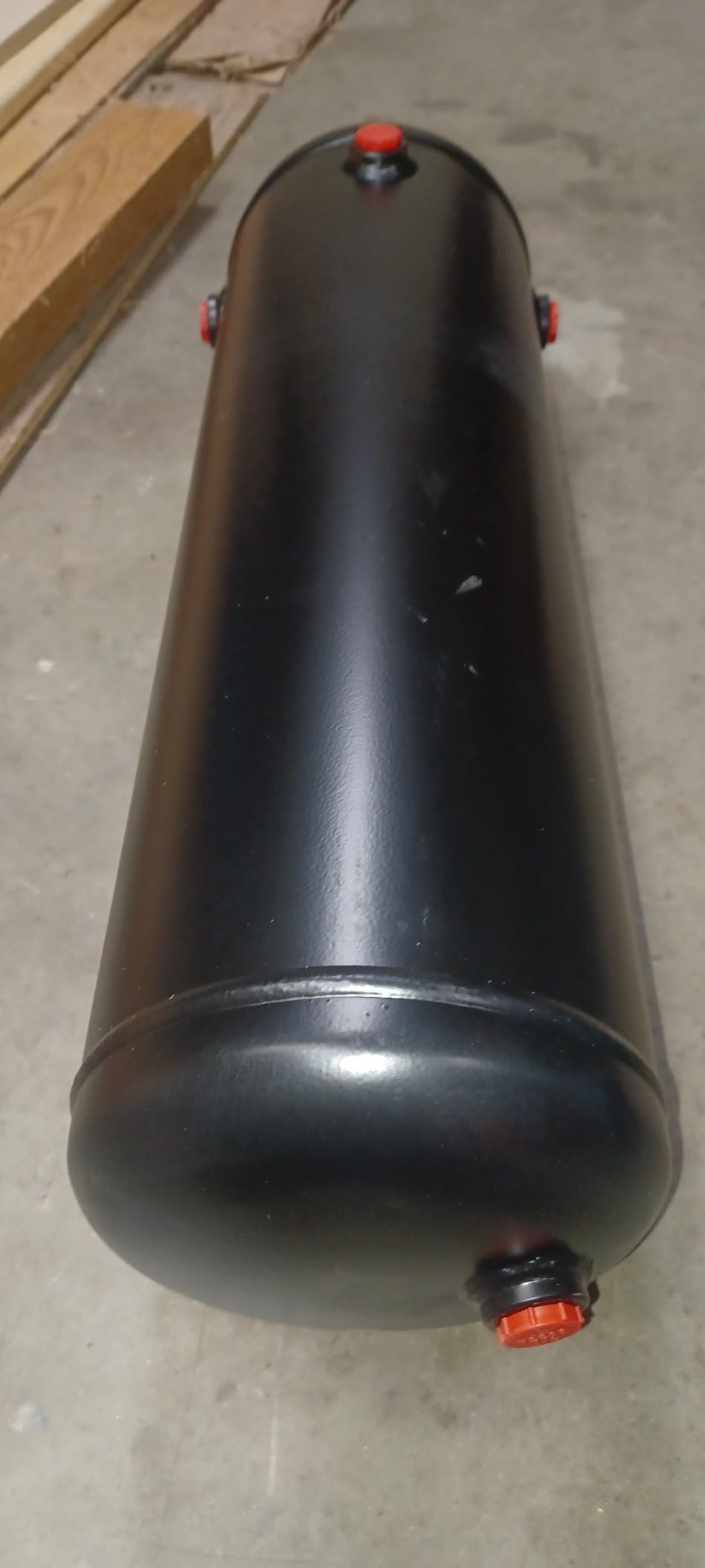 HornBlasters 5-Gallon (19 Liters) 7 Port Steel Air Tank - Powdercoated Black - Seven 1/2