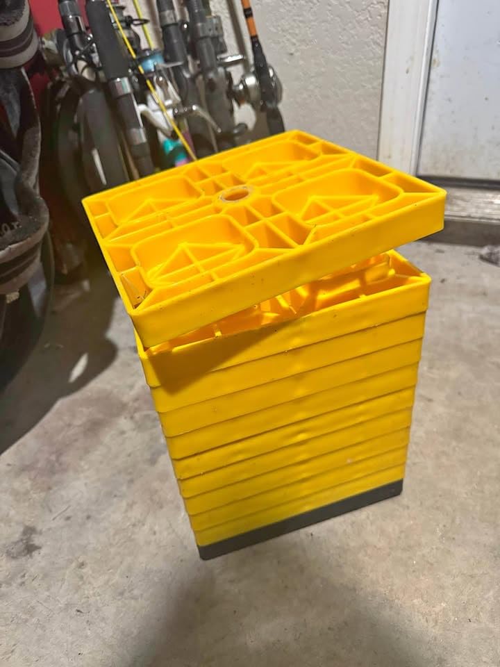 OULEME 12 Pack RV Leveling Blocks, Stackable Jack Blocks, Interlocking Leveling Pads with Carrying Bag, for Camper Travel Trailer customer photo 2