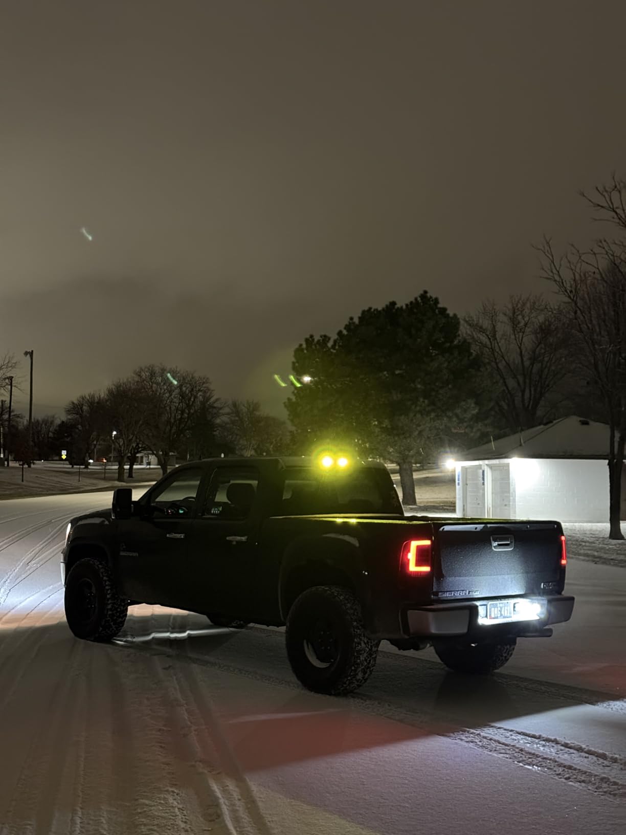 Auxbeam RGB Bluetooth 8 Gang Switch Panel AR-820 Toggle Momentary Pulsed Switch Pod for Truck UTV Offroad Boat Auxiliary LED Light Controller with Circuit Relay System Box Waterproof, 3-Year Warranty customer photo 2