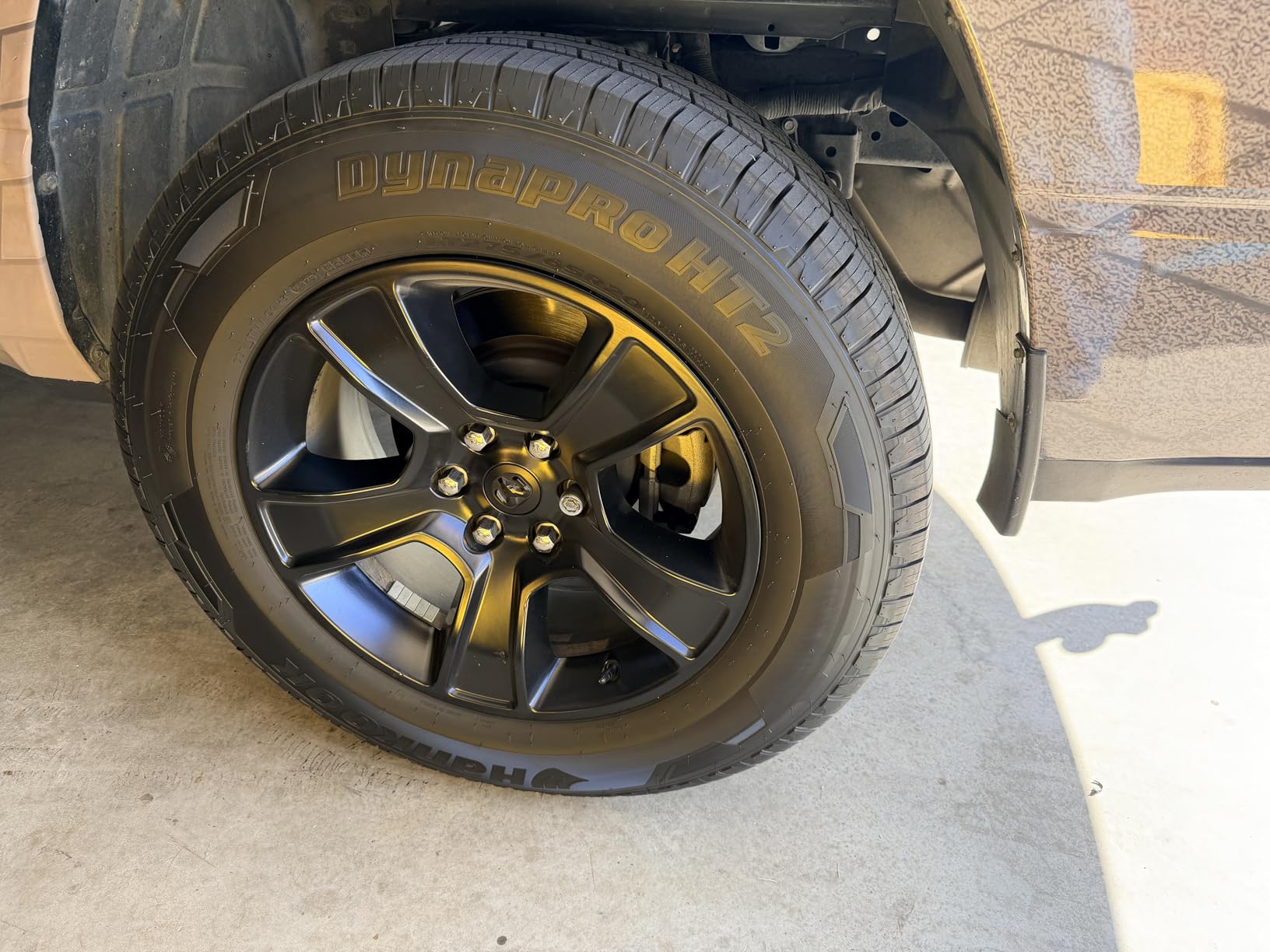 KSP 14X1.5 Black Lug Nuts Set for Silverado Sierra 6 Lug Stock Aluminum Rim, 24pcs Chrome OE Style Wheel LugNuts Compatible with Chevy GMC Ram Ford 14mmx1.5 Aftermarket&Factory Wheel, Rust Prevention customer photo 2