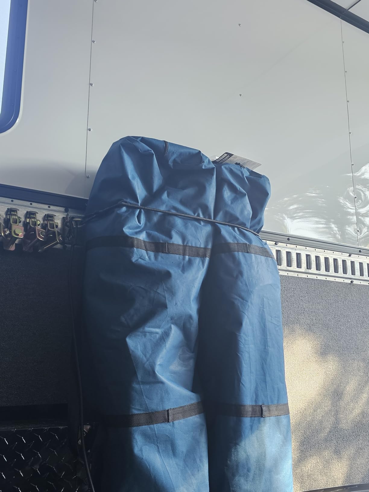 Lucky Straps Tailgate Net for Pickup Truck Bed, 60'' x 18'' Heavy Duty Tailgate Cargo Netting for Full Size Truck, Easy-to-use Tailgate Mesh for Chevrolet, Ford, Toyota, GMC, Jeep (Black) customer photo 1