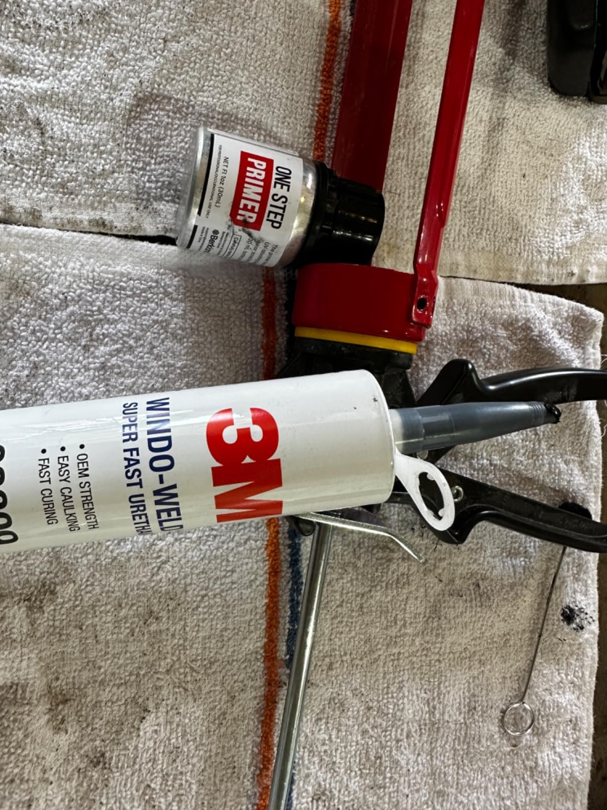 Windshield Primer - Ideal for Windshield Replacement - Promotes Adhesion of Urethane Adhesive/Sealants - UV Resistant - Fast Drying, No Activator - Incl. 2 Daubers and Gloves - Black - 30 mL / 1 fl oz customer photo 2