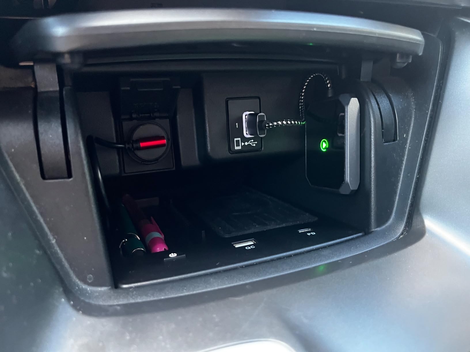 Wireless Charger Pad for Honda Accord 2018-2022, Fast Charging USB-A USB-C Center Console Charging Pad for 2018-2022 Accord Accessories customer photo 1