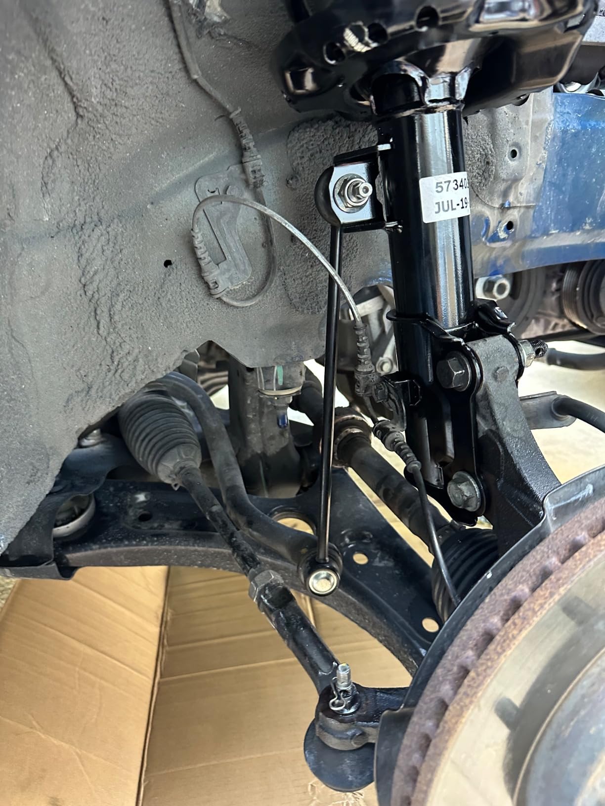 Detroit Axle - Front Struts for 2013-2018 Toyota RAV4 [Excludes Sport Package], 2014 2015 2016 2017 Struts with Coil Spring Replacement Quick Install Ready Struts Shocks Assembly customer photo 2