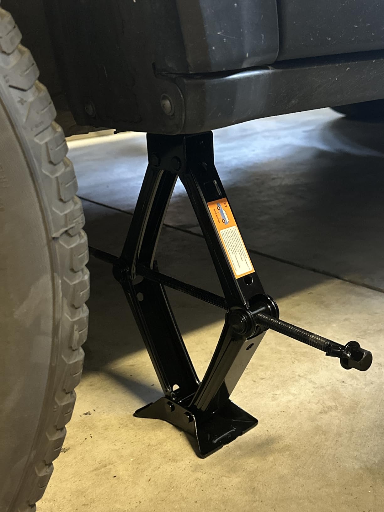 Scissor Car Jack 2 Ton (4409 lbs) Tire Changing Kit with Lug Wrench - Emergency Kit for Car, SUV, MPV customer photo 2