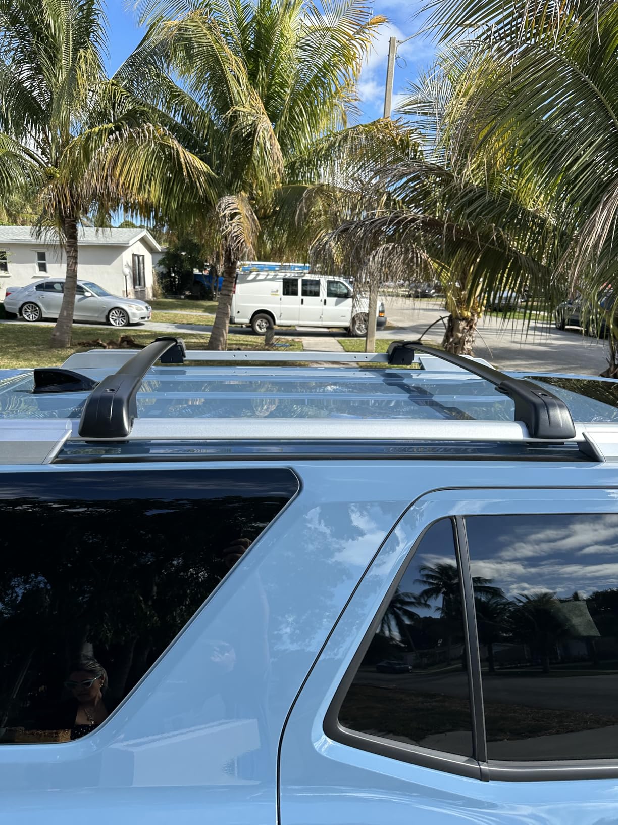 Tuyoung 330lbs All-Aluminum Roof Rack Cross Bars Compatible with Volkswagen VW Tiguan 2018-2026 (Not for Limited) & Taos 2022-2026, Lockbale Heavy Duty Roof Rails Crossbars Rooftop Luggage Accessories customer photo 1