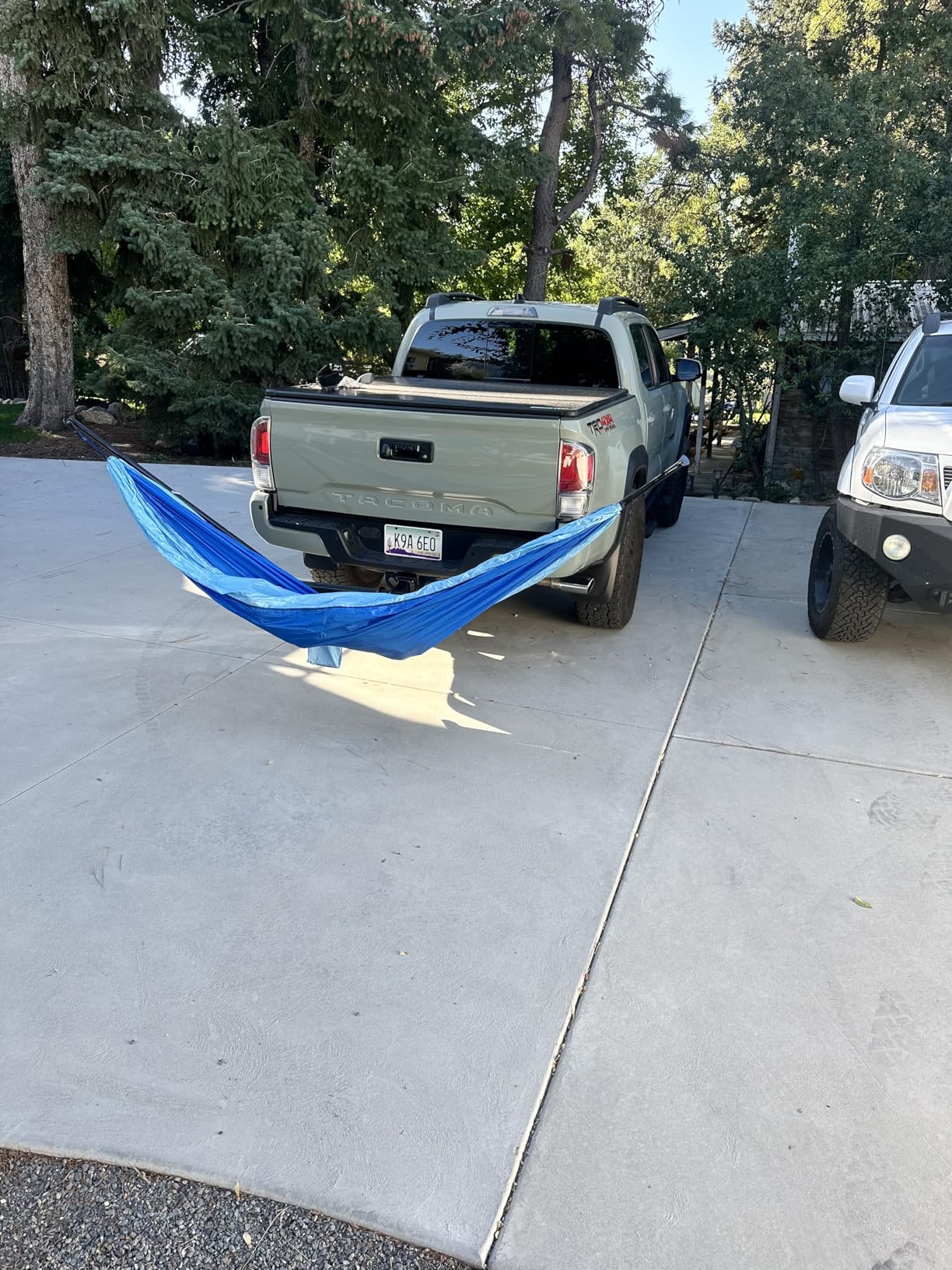 Hitch Mount Hammock Stand - Includes Parachute Nylon Hammock & Storage Bag - for 2'' Receiver, Fits Class III & IV Heavy Duty Trucks, for Camping, Outdoor, Travel (350lbs Weight Capacity) customer photo 1