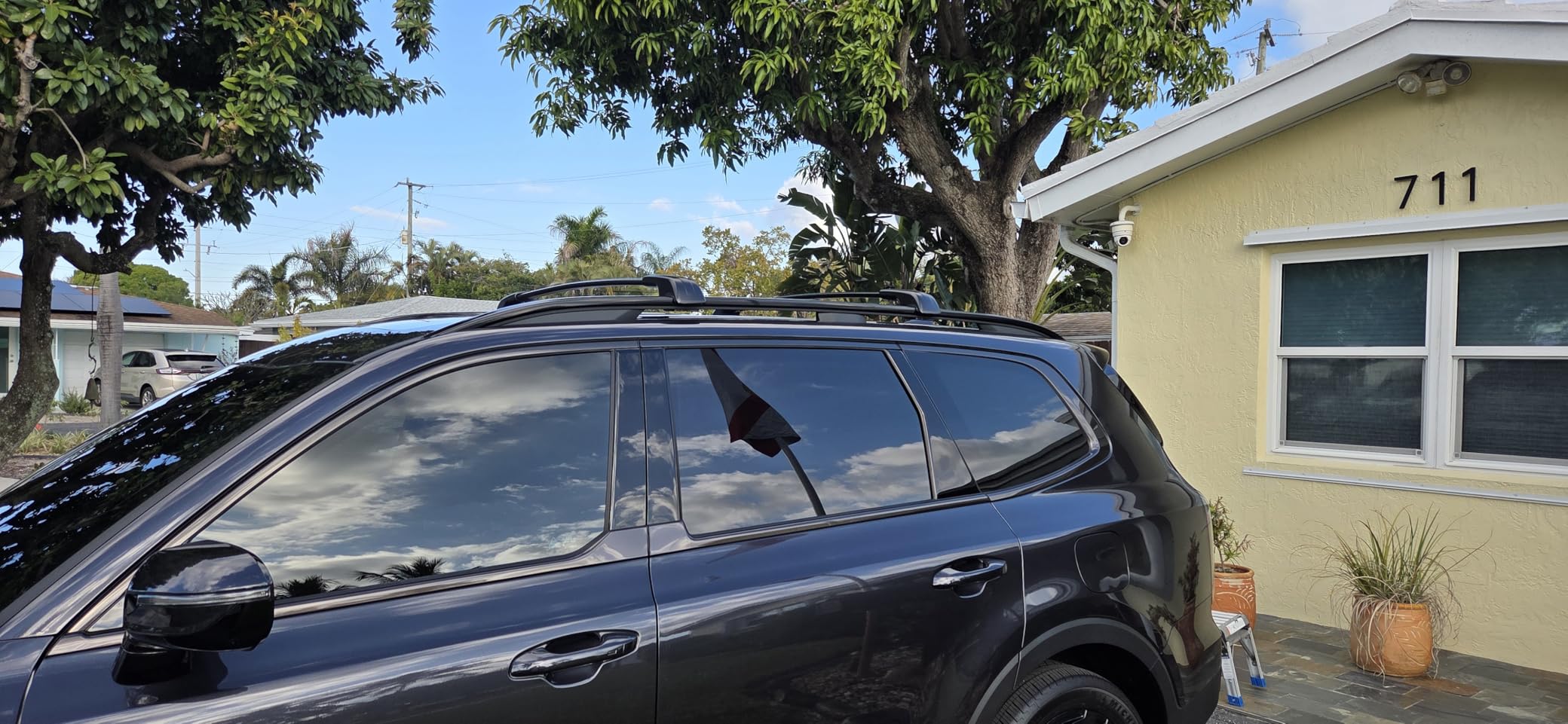 KINGGERI 330lbs All Aluminum Roof Rack Cross Bars Compatible with Ford Explorer 2020 2021 2022 2023 2024 2025 2026, Heavy Duty Lockable Roof Rails Crossbars Rooftop Cargo Basket Luggage Accessories customer photo 2