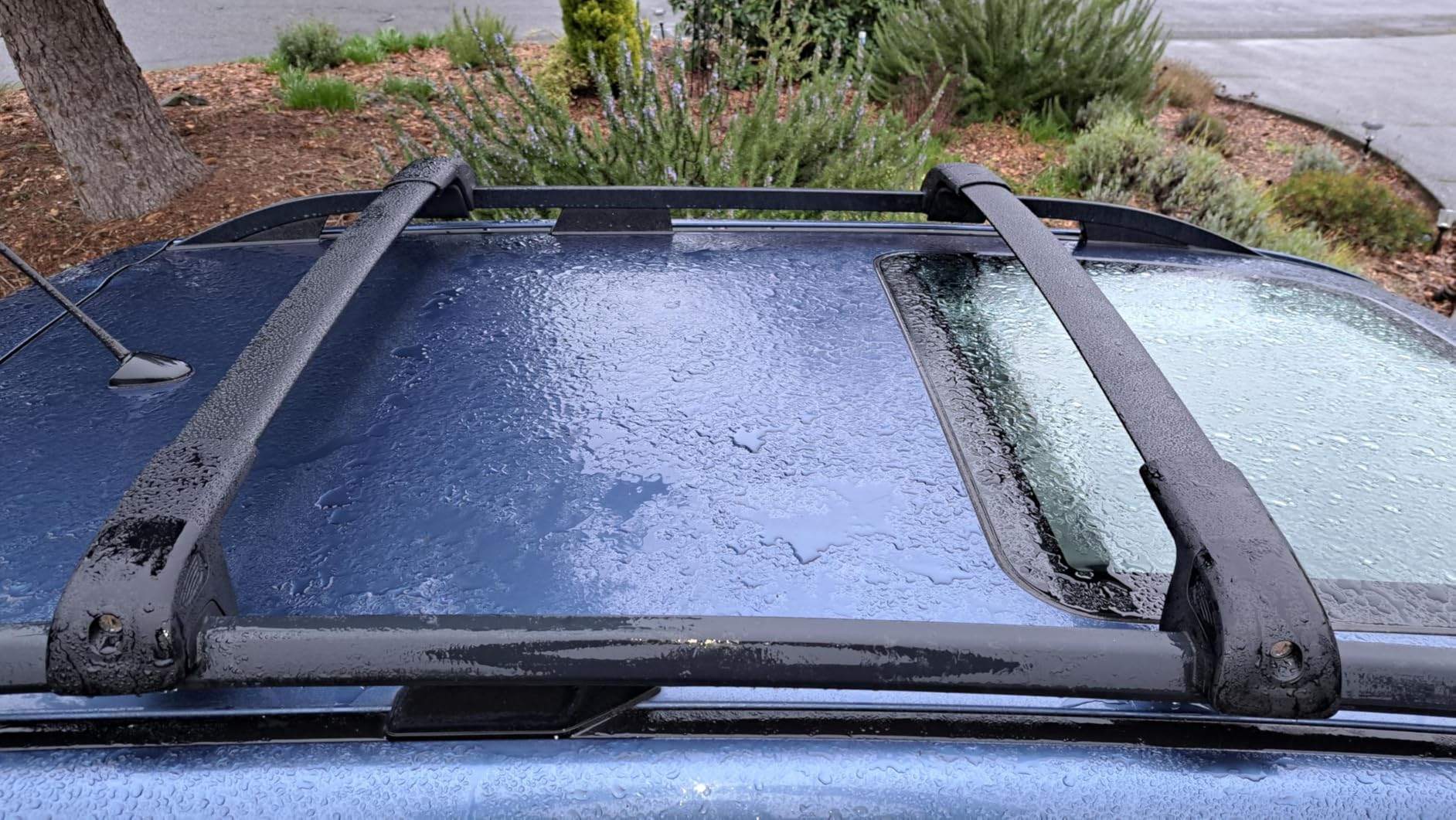 300lbs Lockable Roof Rack Cross Bars Compatible with Subaru Forester Wilderness 2022 2023 2024 2025 2026, Aluminum Crossbar for Rooftop Cargo Carrier Luggage Kayak Canoe Snowboard customer photo 1