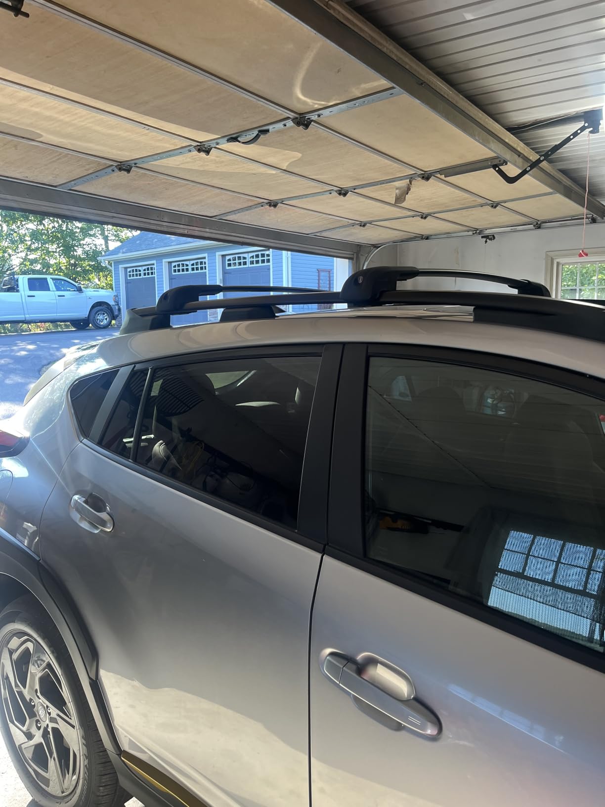 300lbs Lockable Roof Rack Cross Bars Compatible with Subaru Forester Wilderness 2022 2023 2024 2025 2026, Aluminum Crossbar for Rooftop Cargo Carrier Luggage Kayak Canoe Snowboard customer photo 2