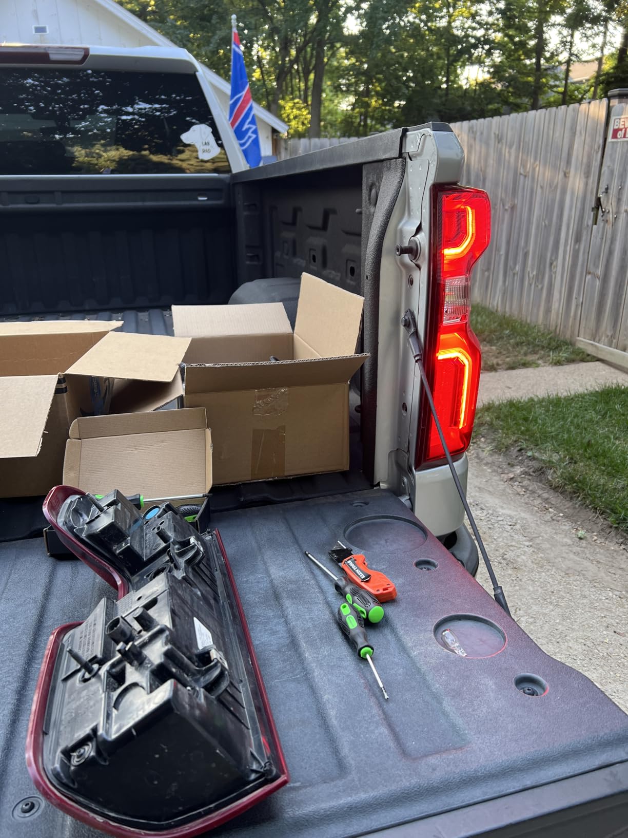 Nakuuly LED Tail Light Assembly Compatible With 2019-2023 Chevy Silverado 1500 Right Passenger Side LED Style Taillights Brake Rear Lamp with Bulb and Harness customer photo 1