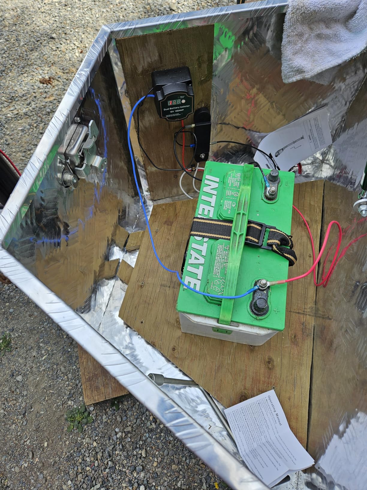 Smart Dual Battery Isolator 12V 140A Auto or Manual Control, Waterproof Voltage Sensitive Relay(VSR) with Digital Voltmeter for Car, RV, ATV, UTV, Boat, Marine customer photo 1