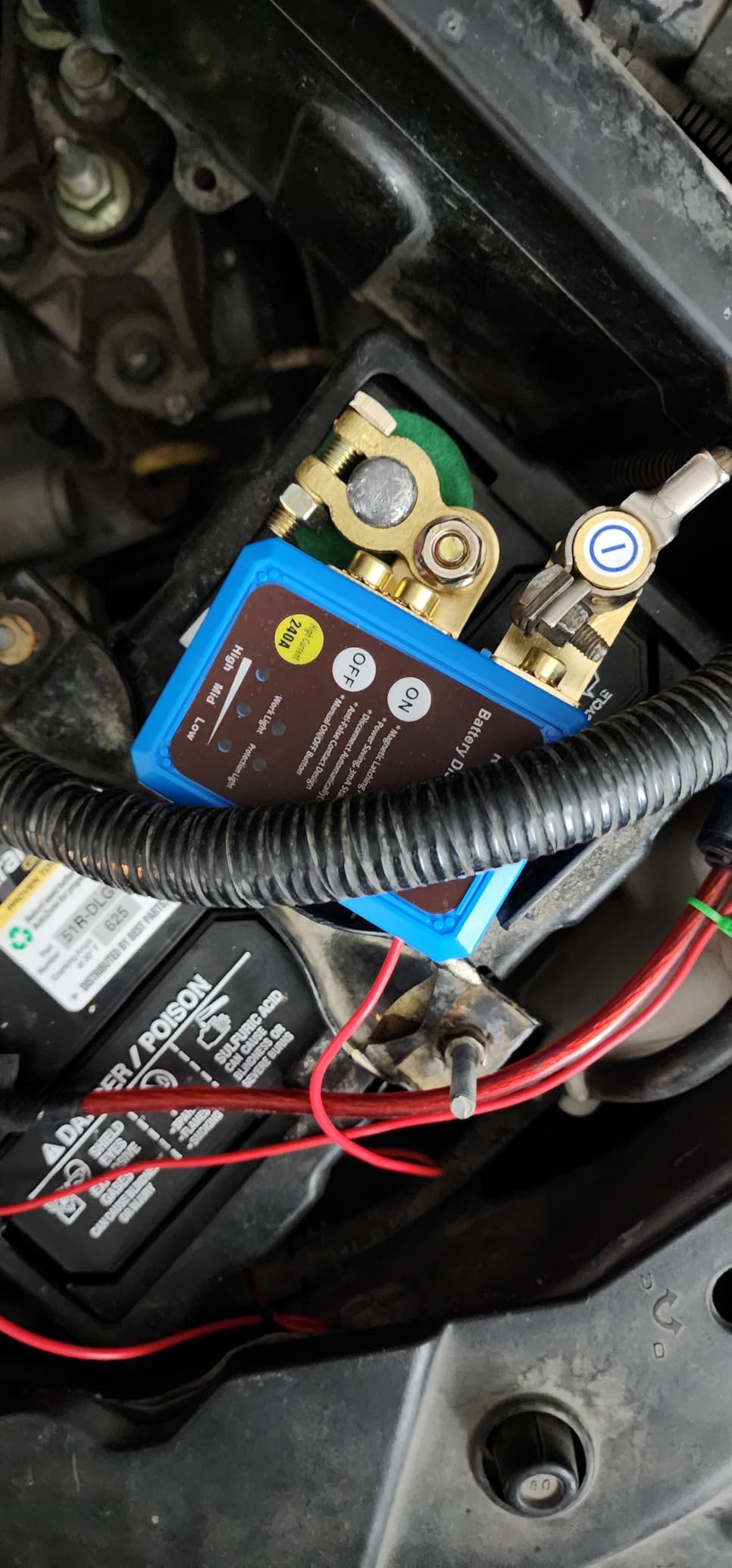 Remote Battery Disconnect Switch 12v, 240A, Upgrade Smart Voltage Car Kill Switch Anti-Theft, Prevent Battery Drain, Remote Battery Kill Switch for Car, Truck, RV (Flat Installation) customer photo 1