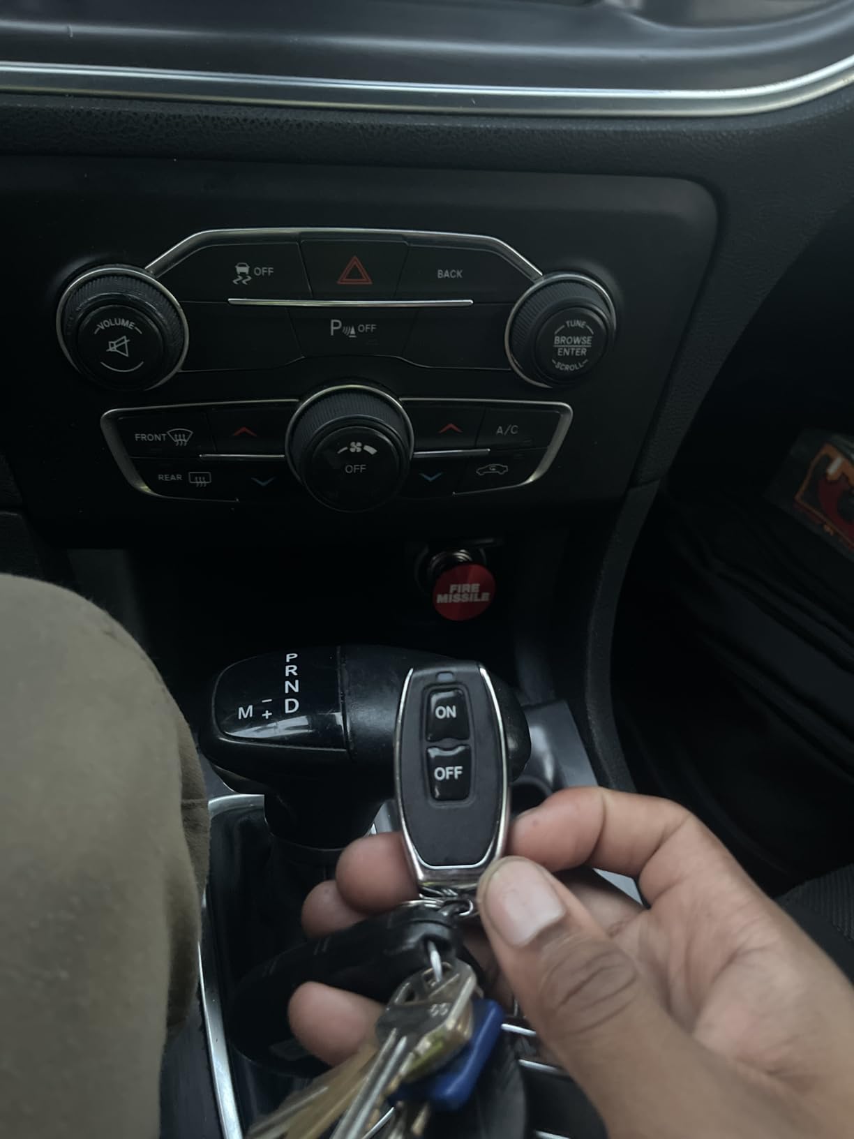 Remote Battery Disconnect Switch 12v, 240A, Upgrade Smart Voltage Car Kill Switch Anti-Theft, Prevent Battery Drain, Remote Battery Kill Switch for Car, Truck, RV (Flat Installation) customer photo 2