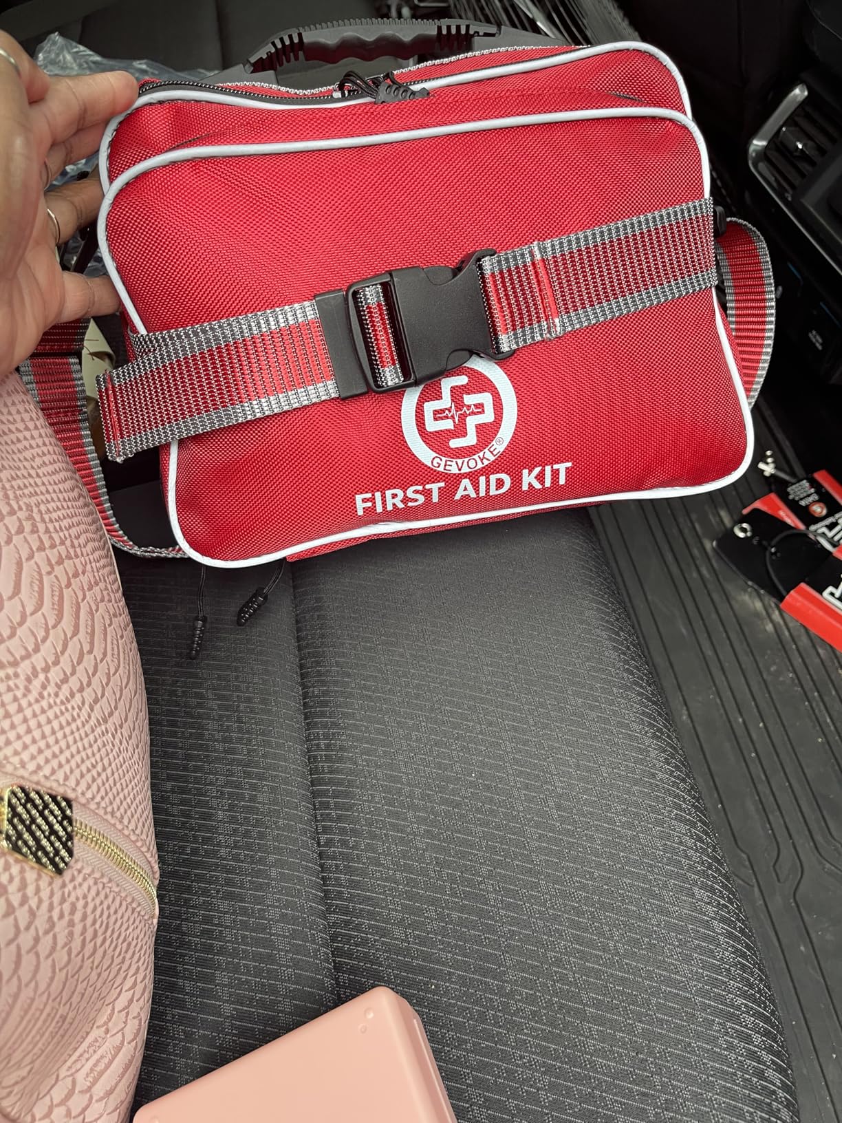 Gevoke Professional 500 Piece Emergency First Aid Kit for Home, Car customer photo 2