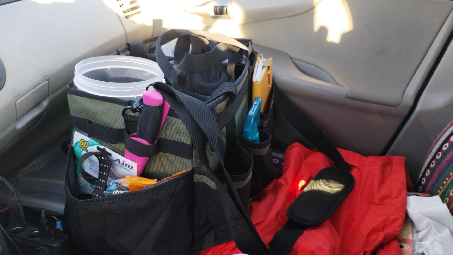 Wearable Cleaning Caddy Organizer with Handle & Shoulder Straps for Housekeepers, Under Sink & Car Cleaning Tool Organizer Bag with 4 Foldable Dividers (Black) customer photo 2