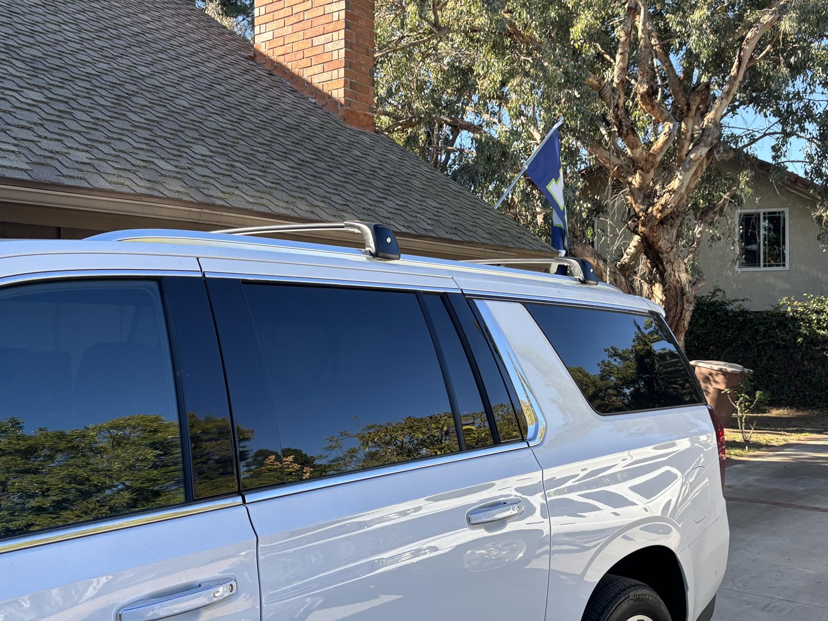 Heavy Duty 350lb Roof Rack Cross Bars Compatible with Chevy Suburban & Tahoe 2021 2022 2023 2024 2025 2026 GMC Yukon XL, Cadillac Escalade ESV Lockable Aluminum Crossbar Carrier Luggage customer photo 2