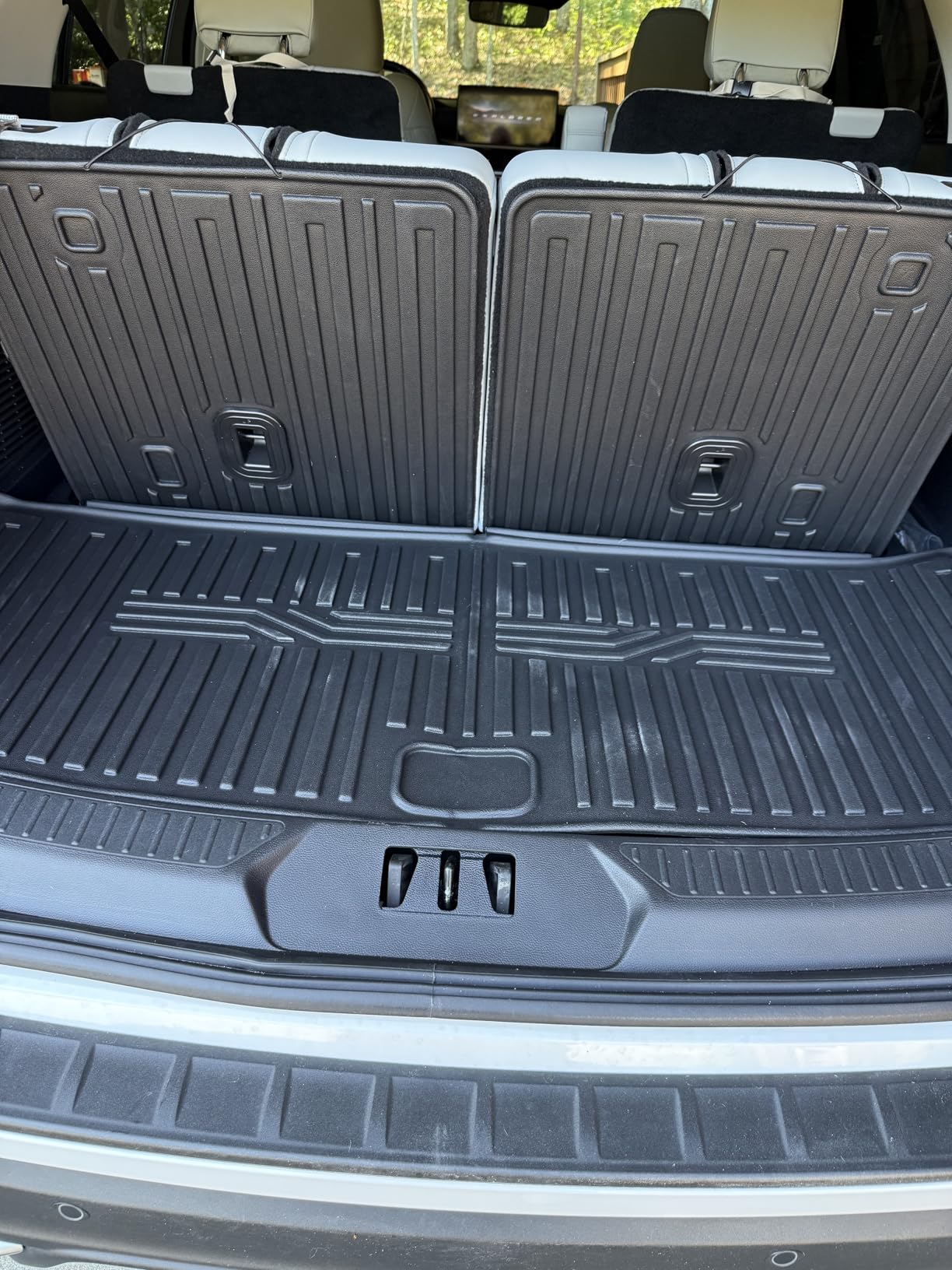 Cargo Mat for 2020-2025 2026 Ford Explorer Accessories All Weather Trunk Liner Replacement for 2025 Ford Explorer ST Accessories 2025 2024 2023 2022 2021 Stereo customer photo 1